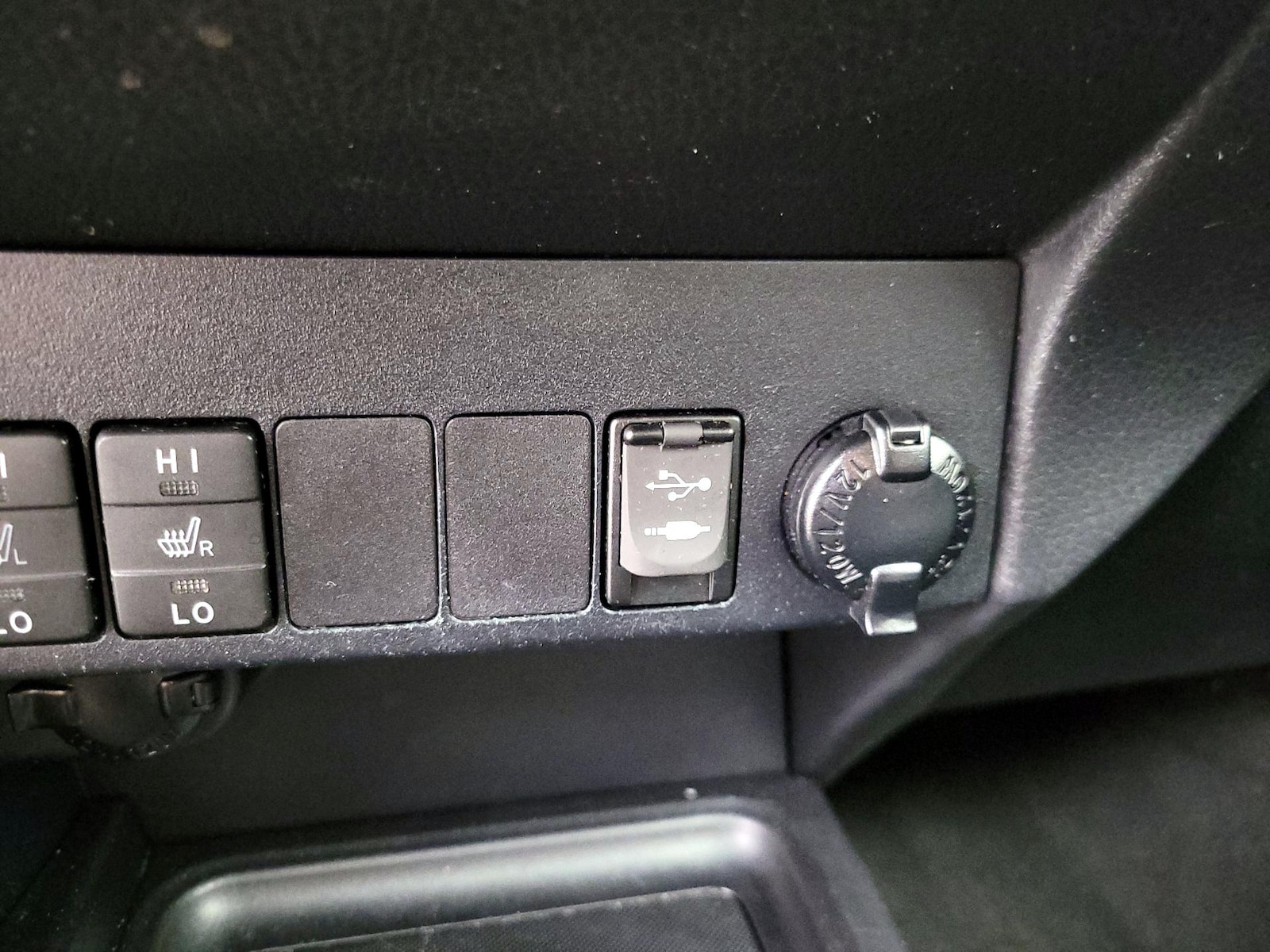 2014 Toyota RAV4 Limited - Photo 18