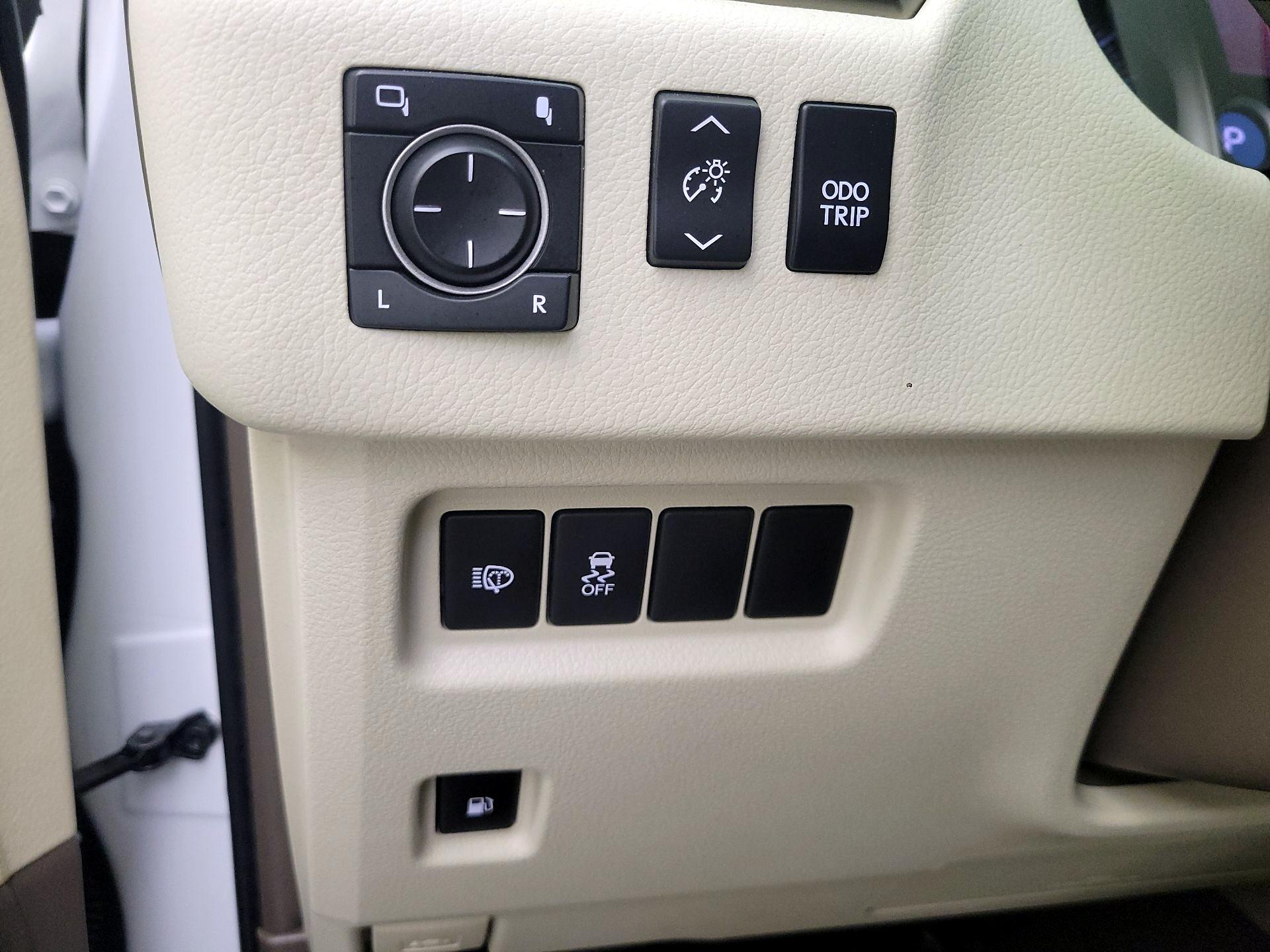 Thumbnail: 2016 Lexus GX - 13