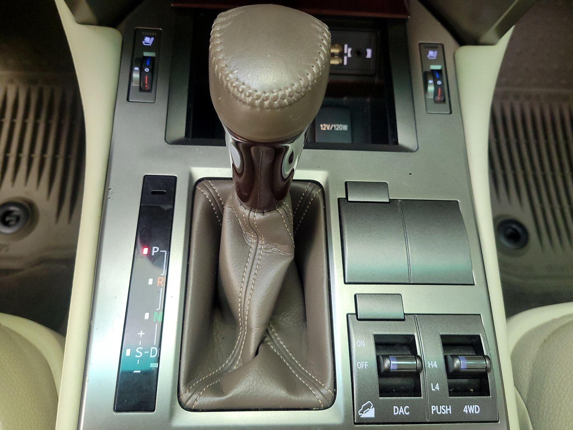 Thumbnail: 2016 Lexus GX - 18