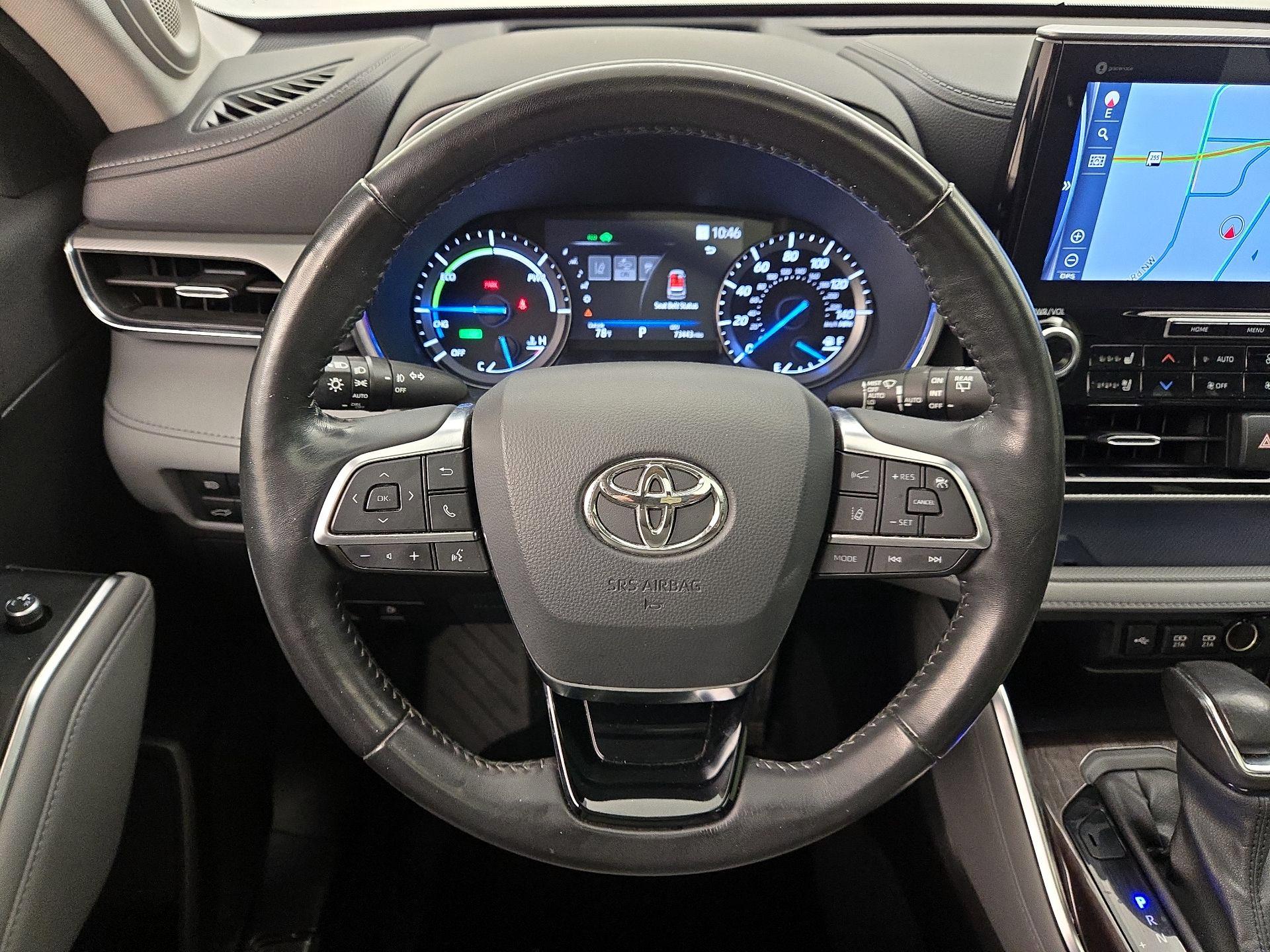 Thumbnail: 2021 Toyota Highlander - 10