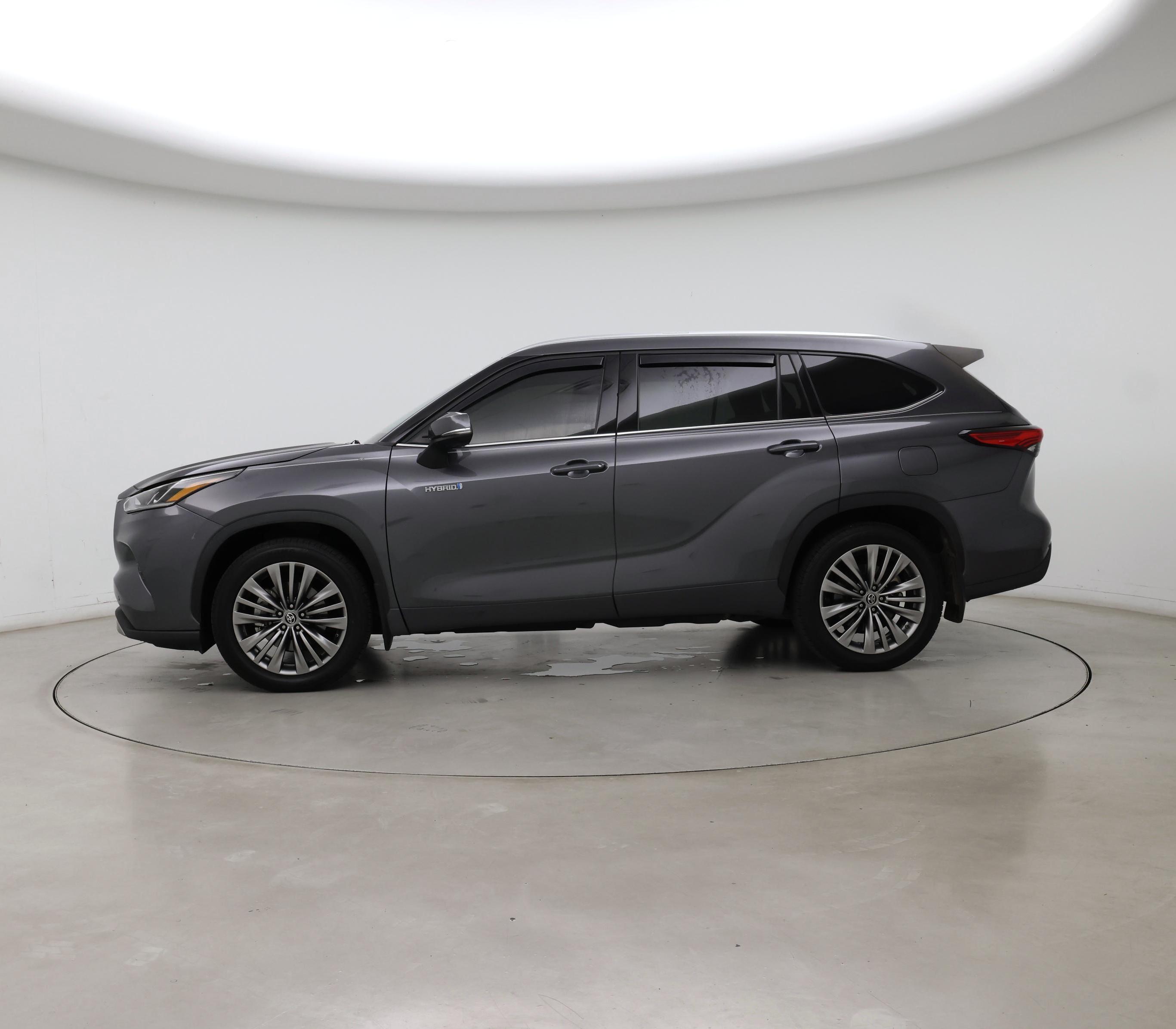 Thumbnail: 2021 Toyota Highlander - 3