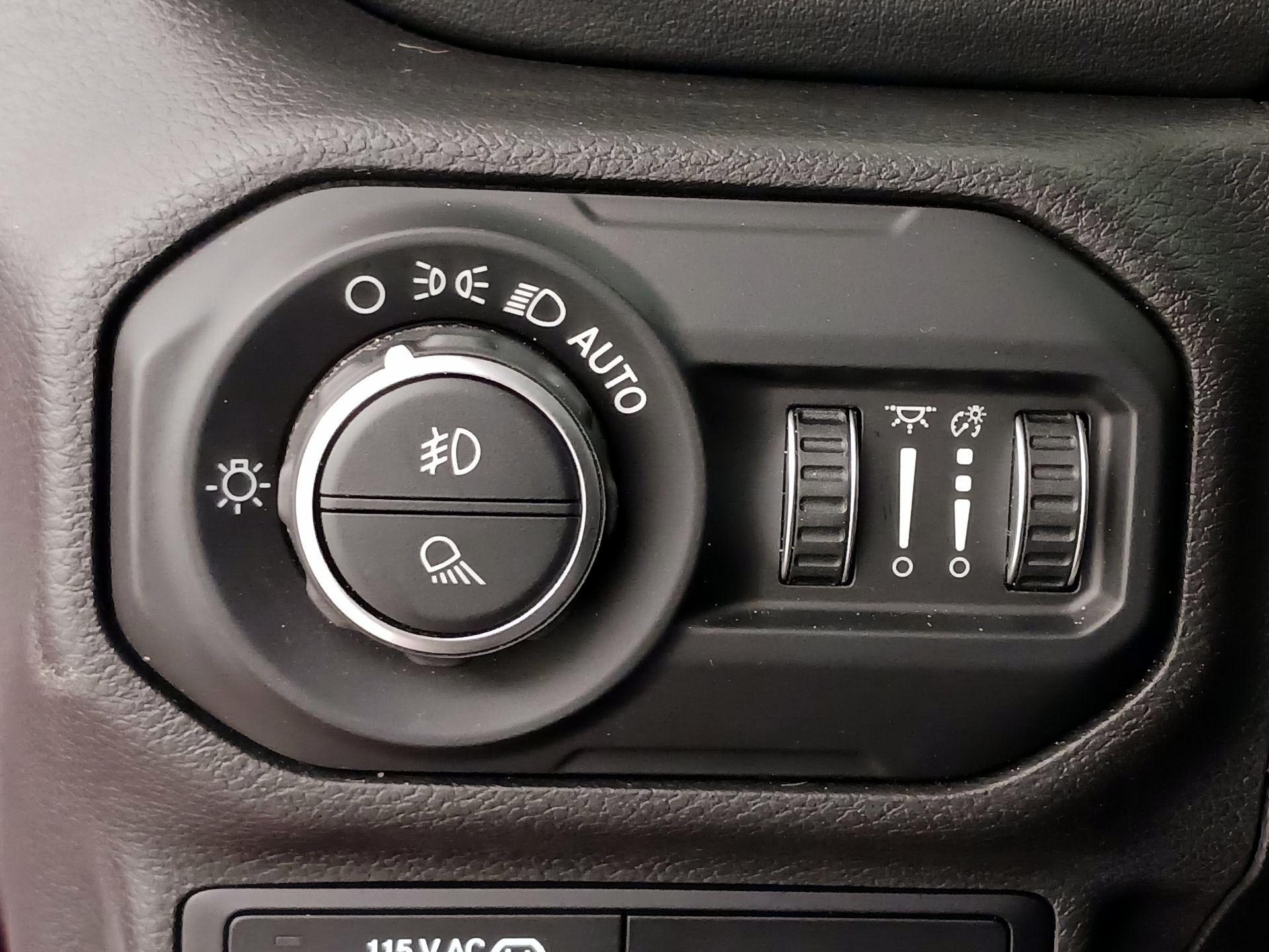 Thumbnail: 2020 Jeep Gladiator - 13
