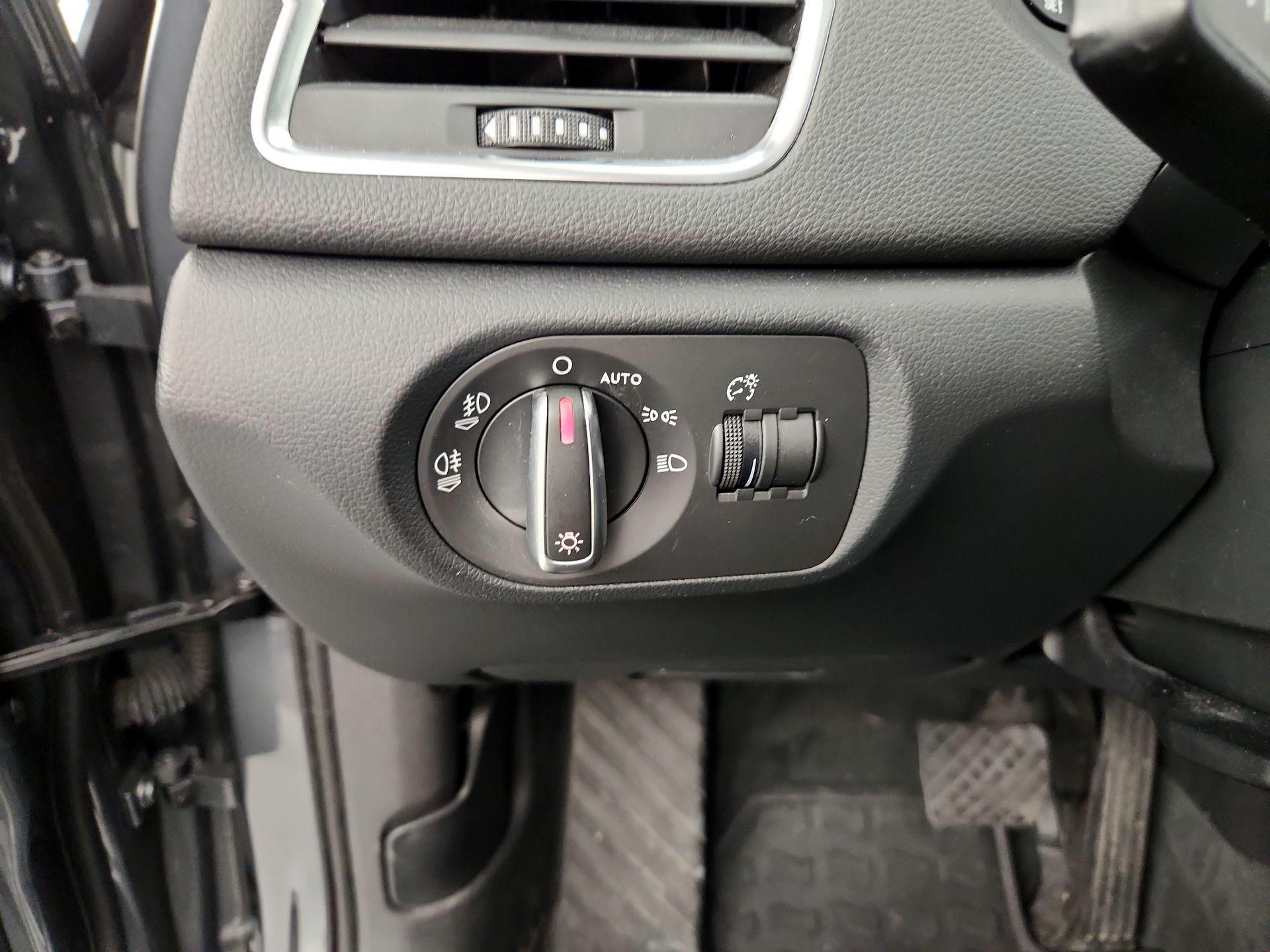 Thumbnail: 2015 Audi Q3 - 13