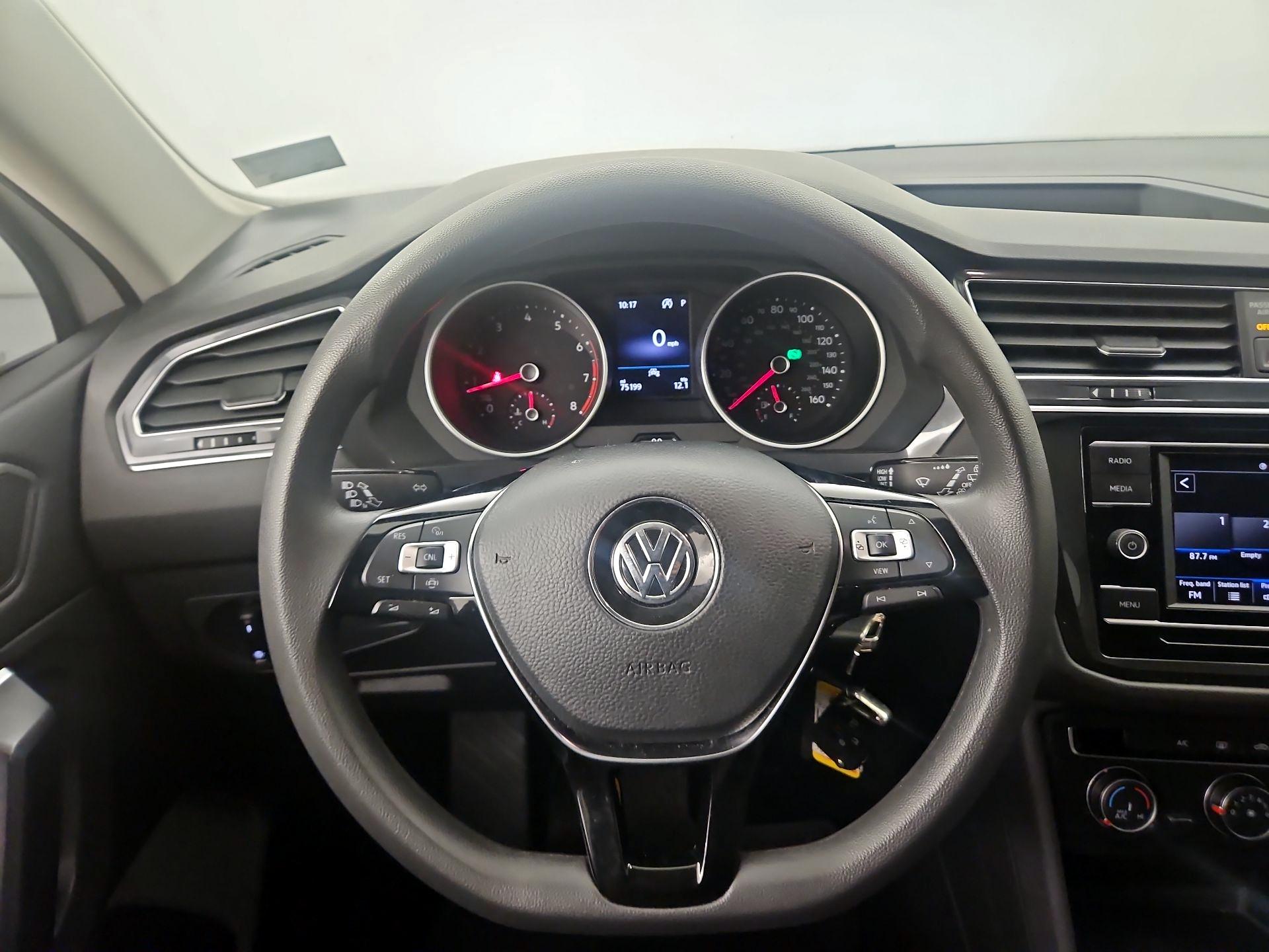 Thumbnail: 2021 Volkswagen Tiguan - 10