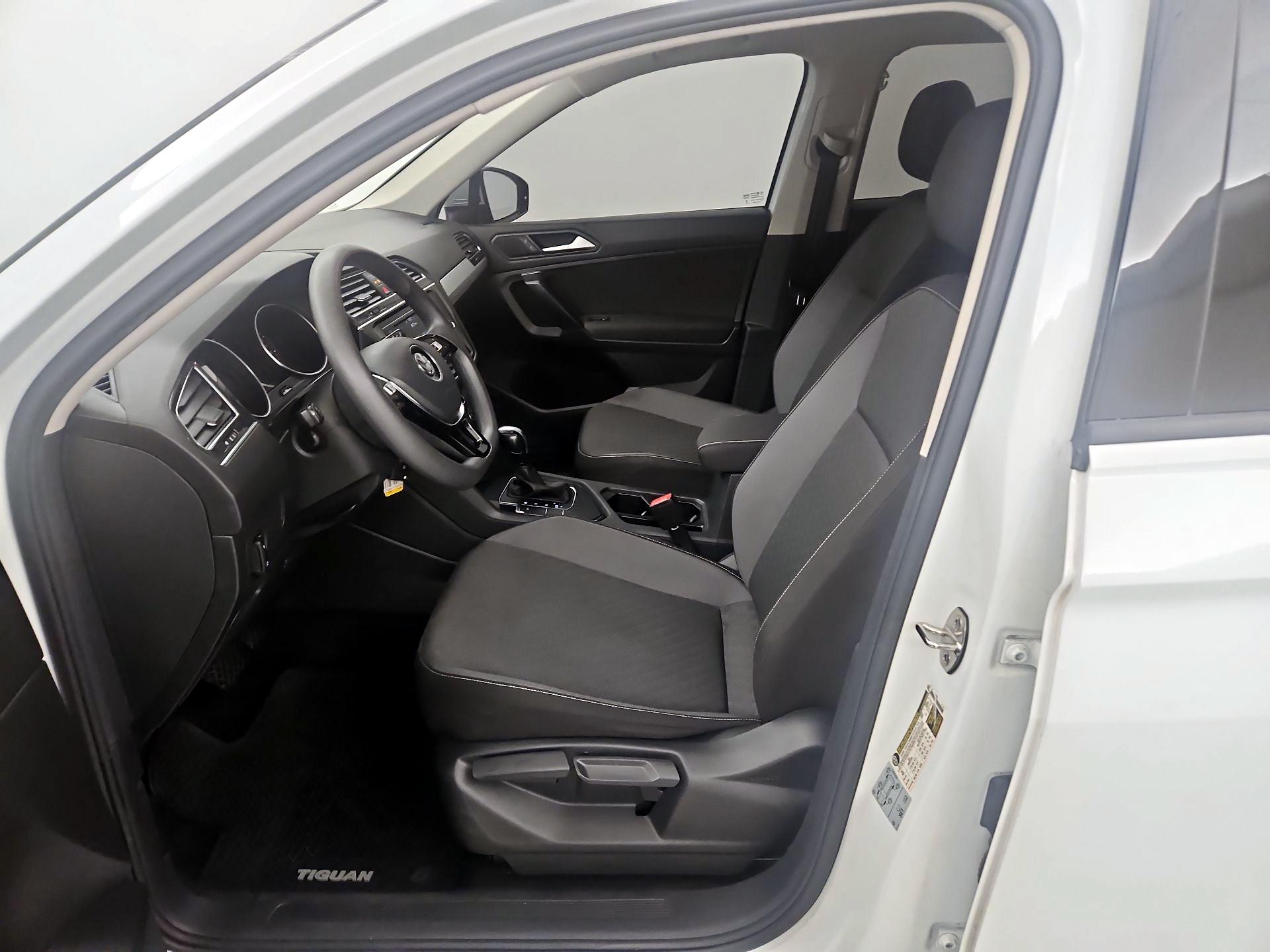 Thumbnail: 2021 Volkswagen Tiguan - 11