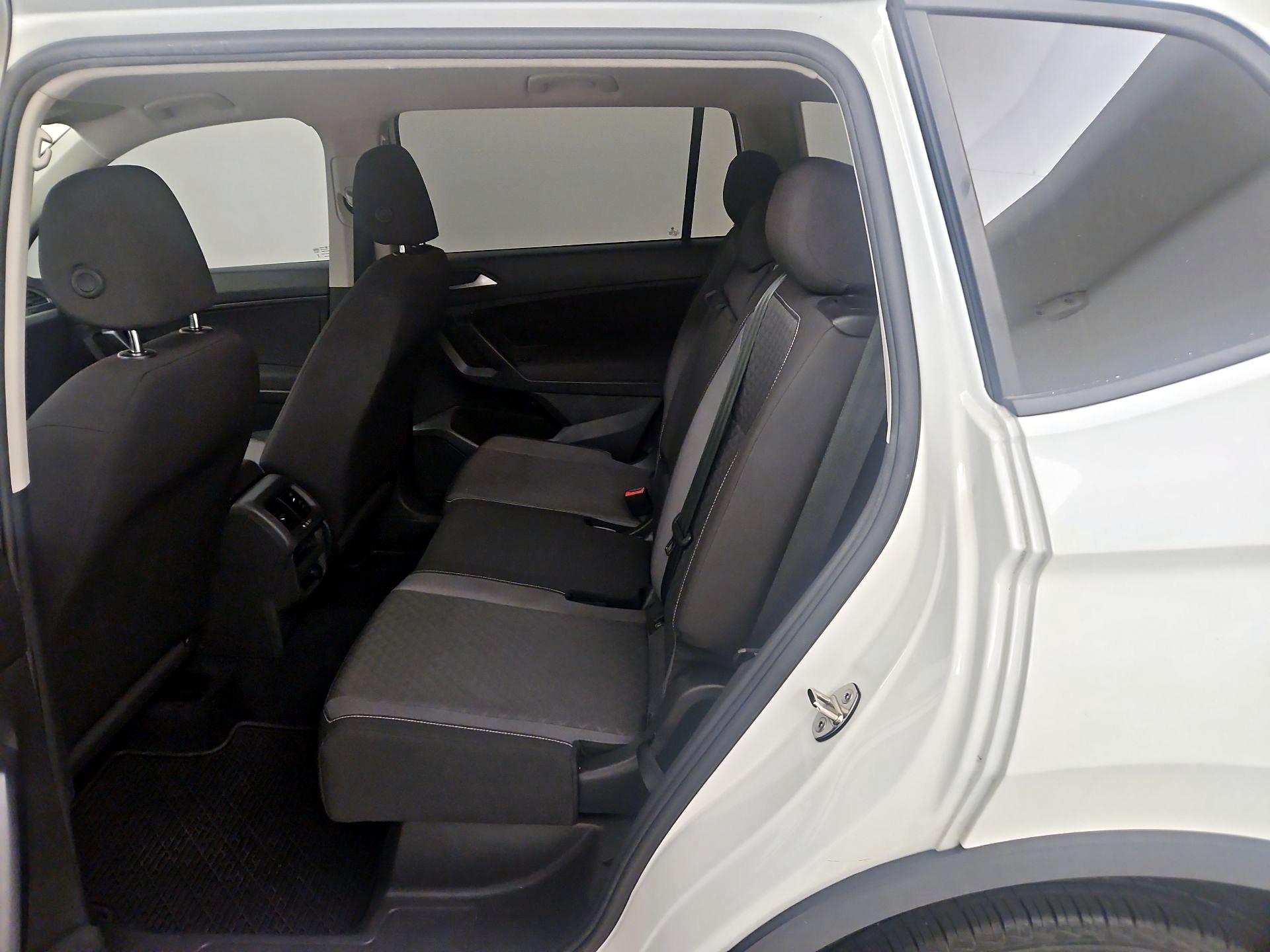Thumbnail: 2021 Volkswagen Tiguan - 19