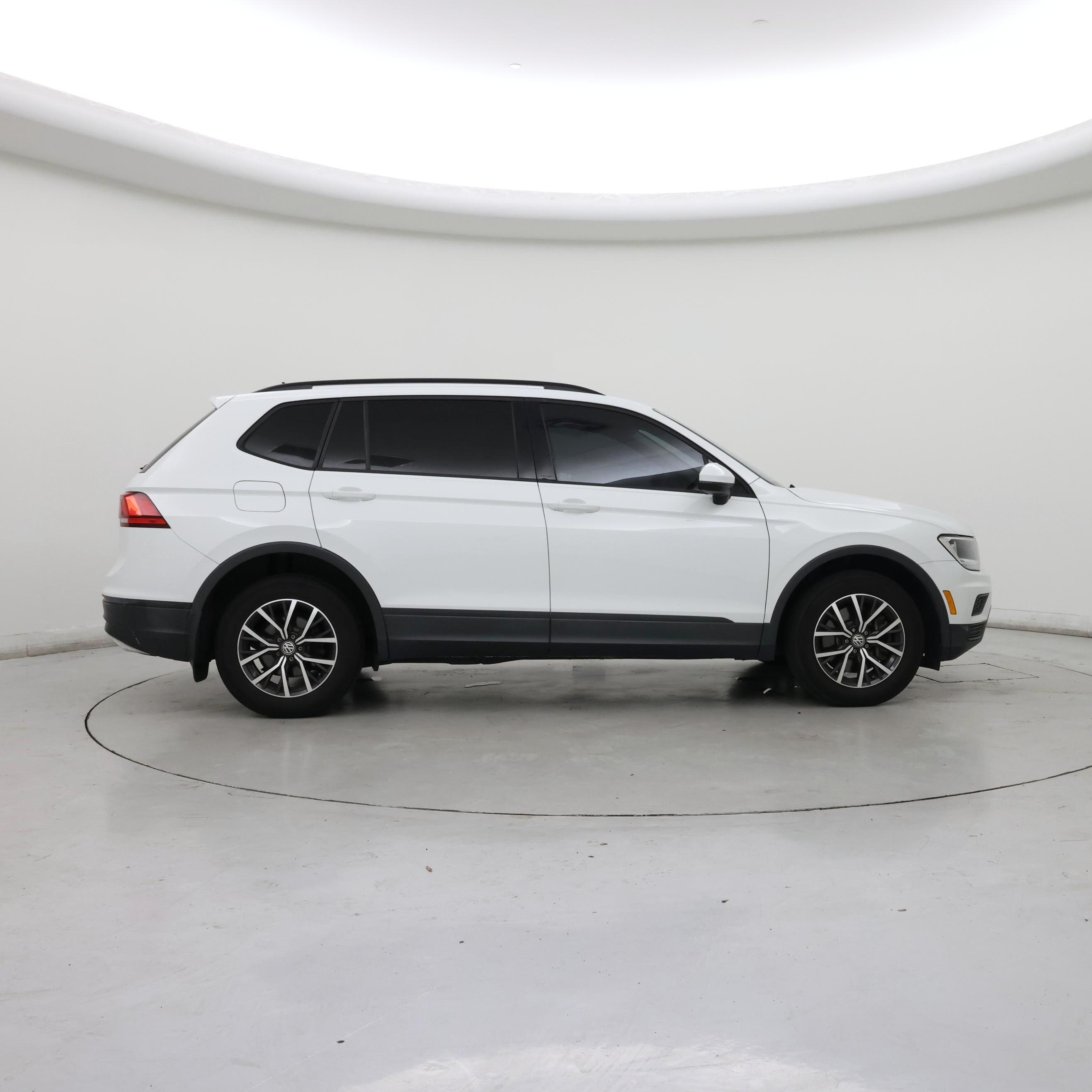 Thumbnail: 2021 Volkswagen Tiguan - 7
