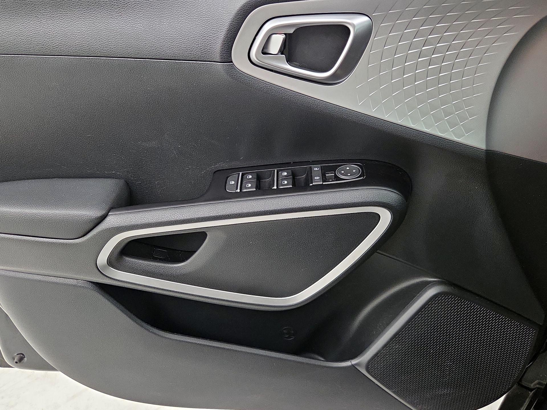 Thumbnail: 2023 Kia Soul - 12