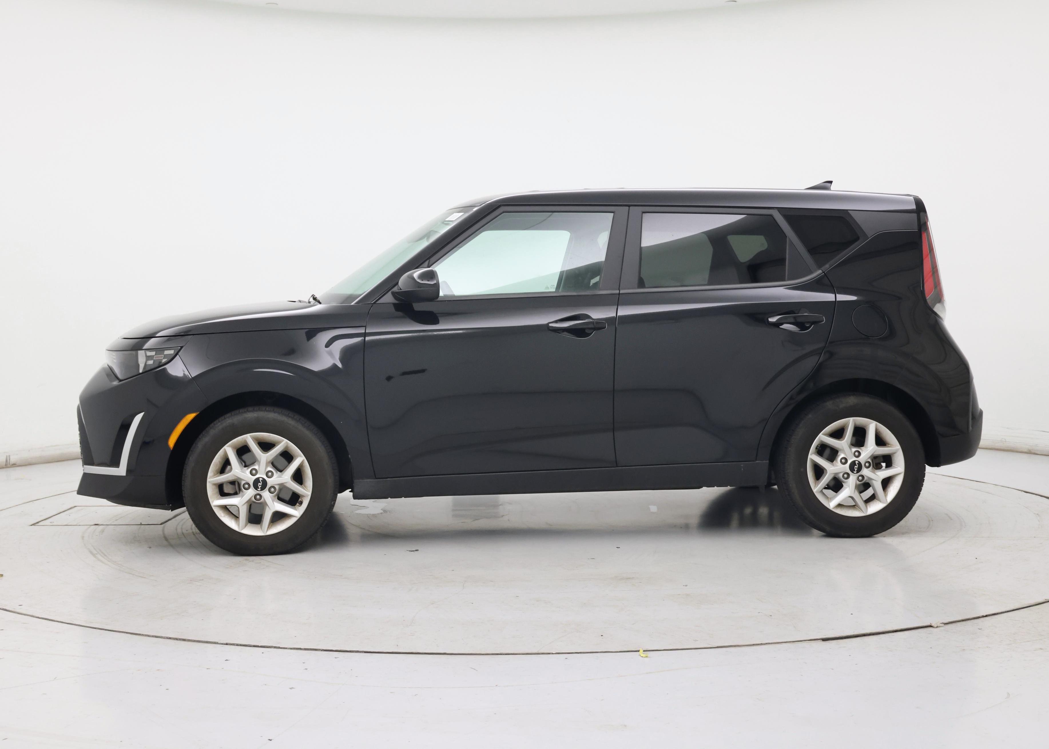 Thumbnail: 2023 Kia Soul - 3