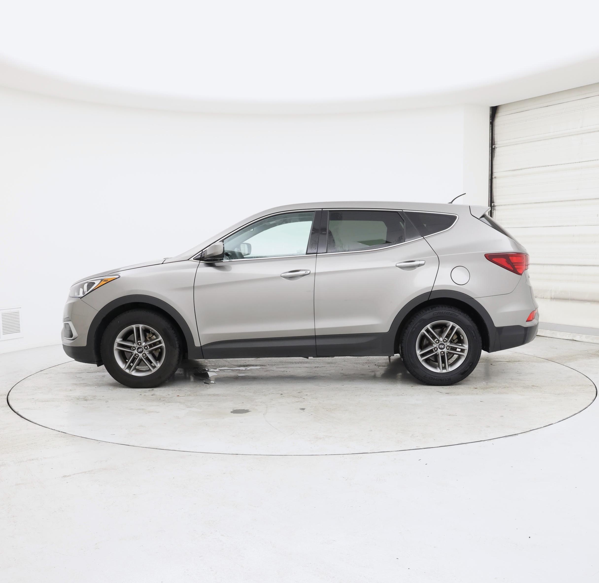 Thumbnail: 2018 Hyundai Santa Fe - 3