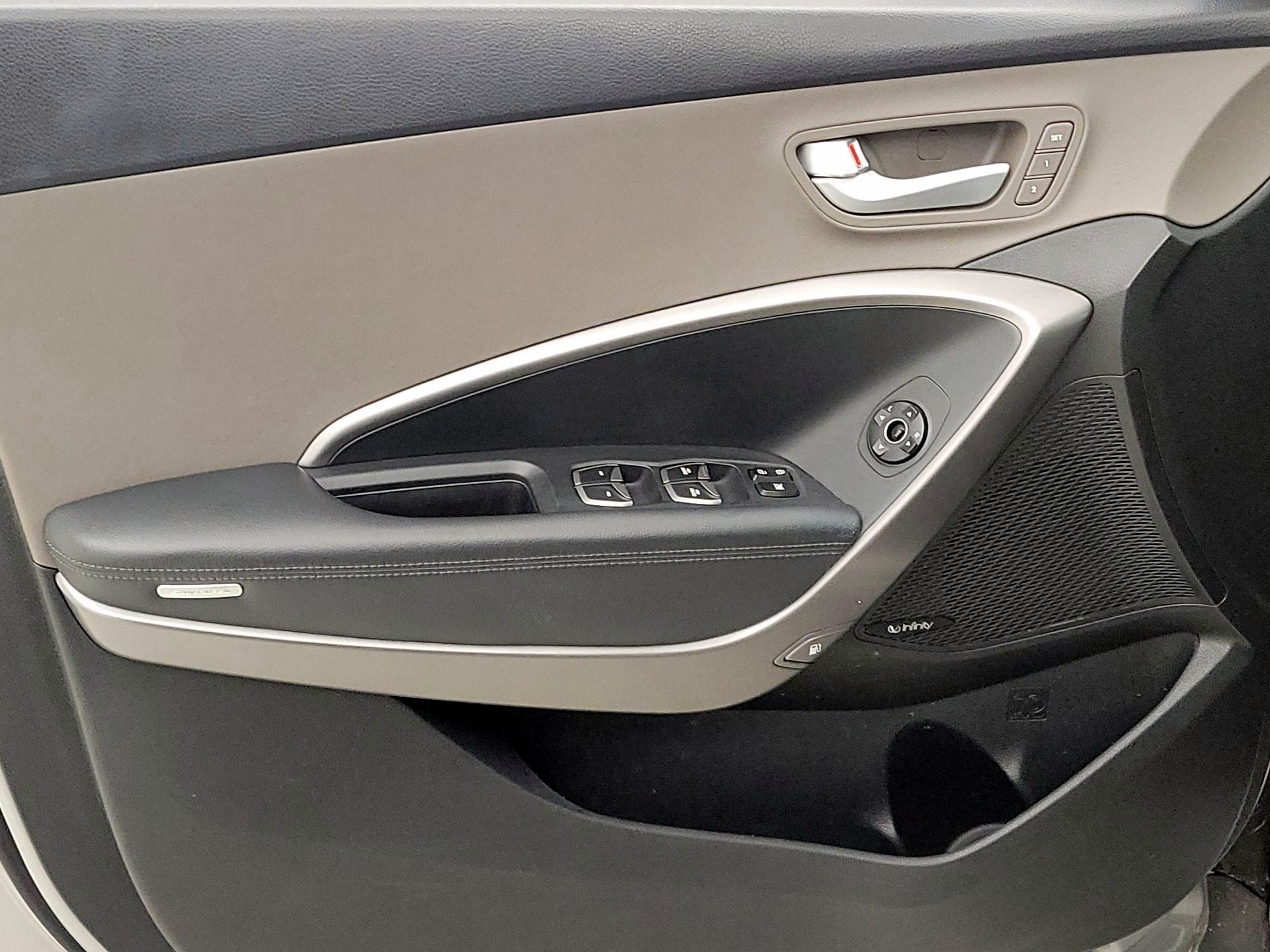 Thumbnail: 2015 Hyundai Santa Fe - 12