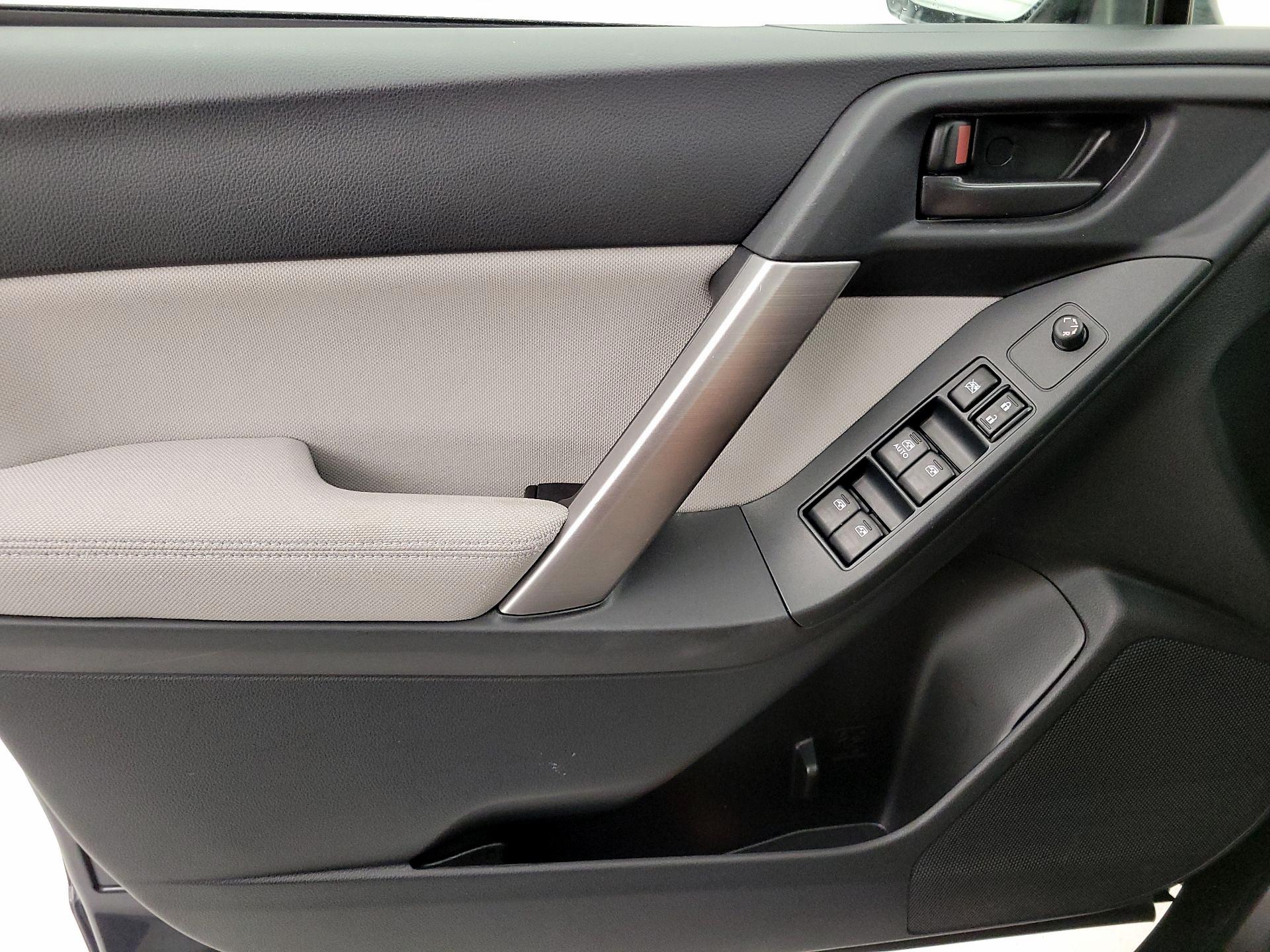 Thumbnail: 2015 Subaru Forester - 12