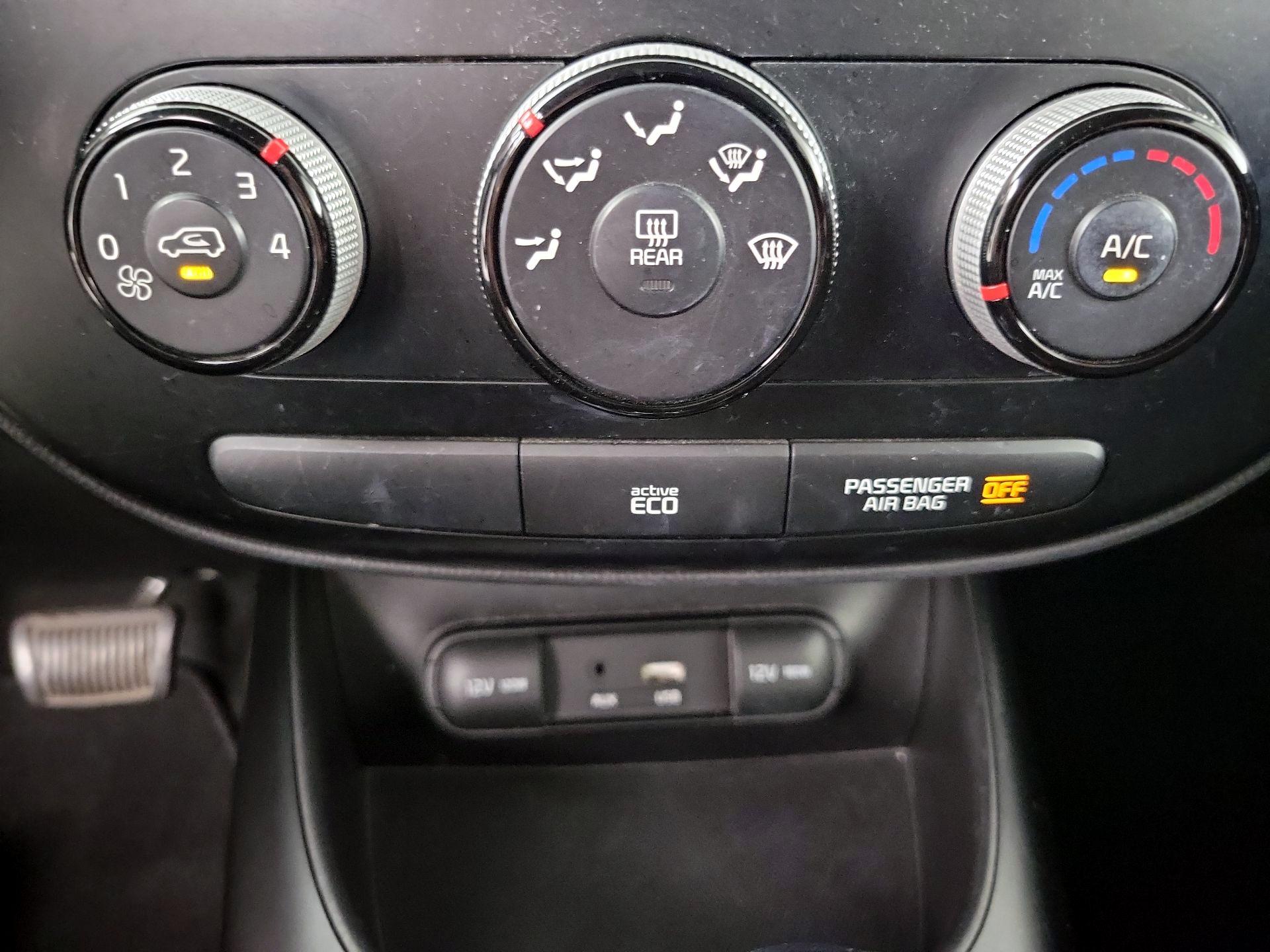 Thumbnail: 2016 Kia Soul - 16