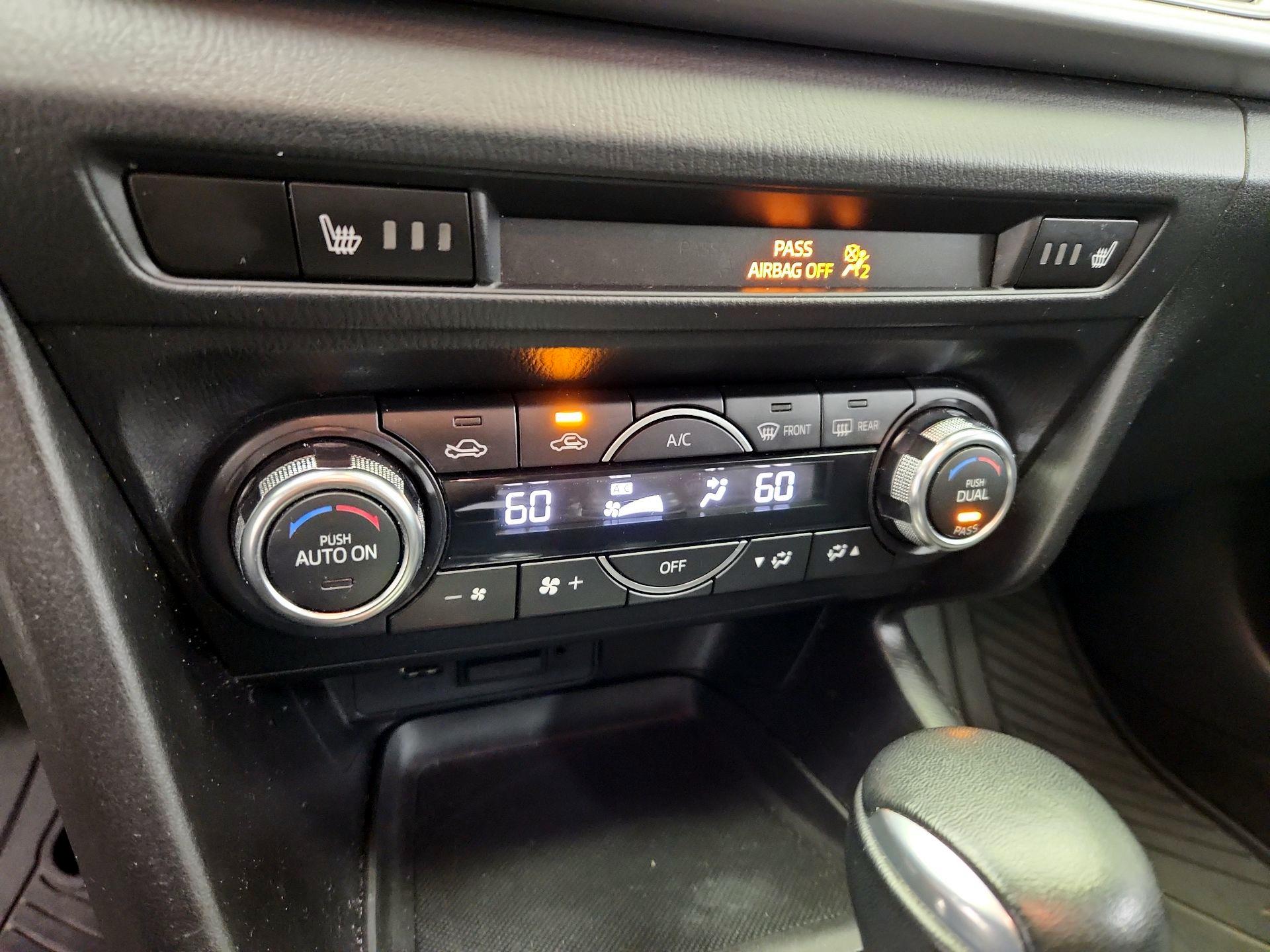 Thumbnail: 2018 Mazda Mazda3 - 16