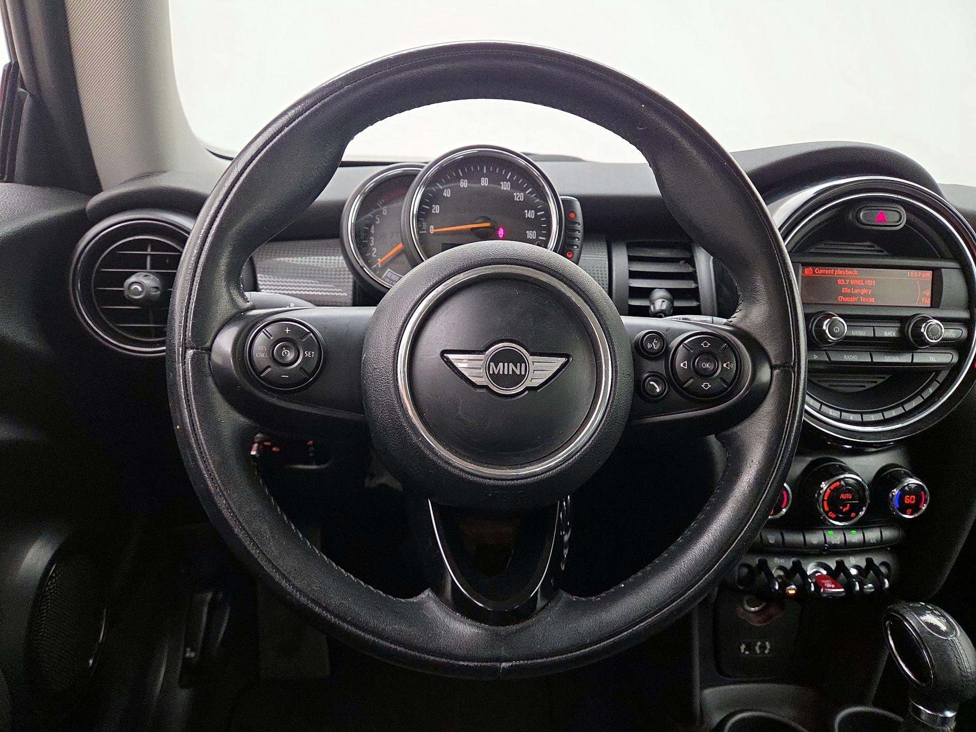 Thumbnail: 2016 MINI Cooper Hardtop - 10