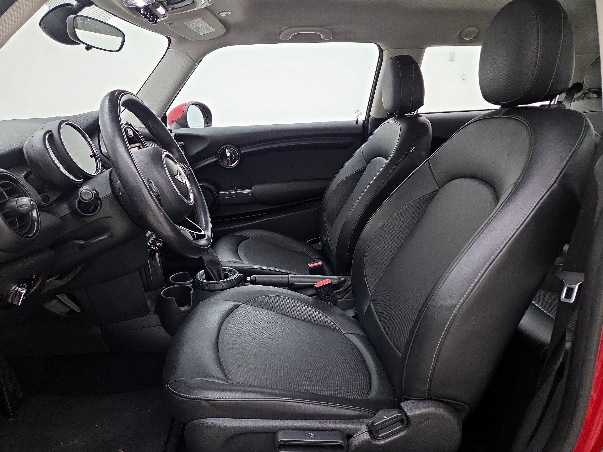 Thumbnail: 2016 MINI Cooper Hardtop - 11