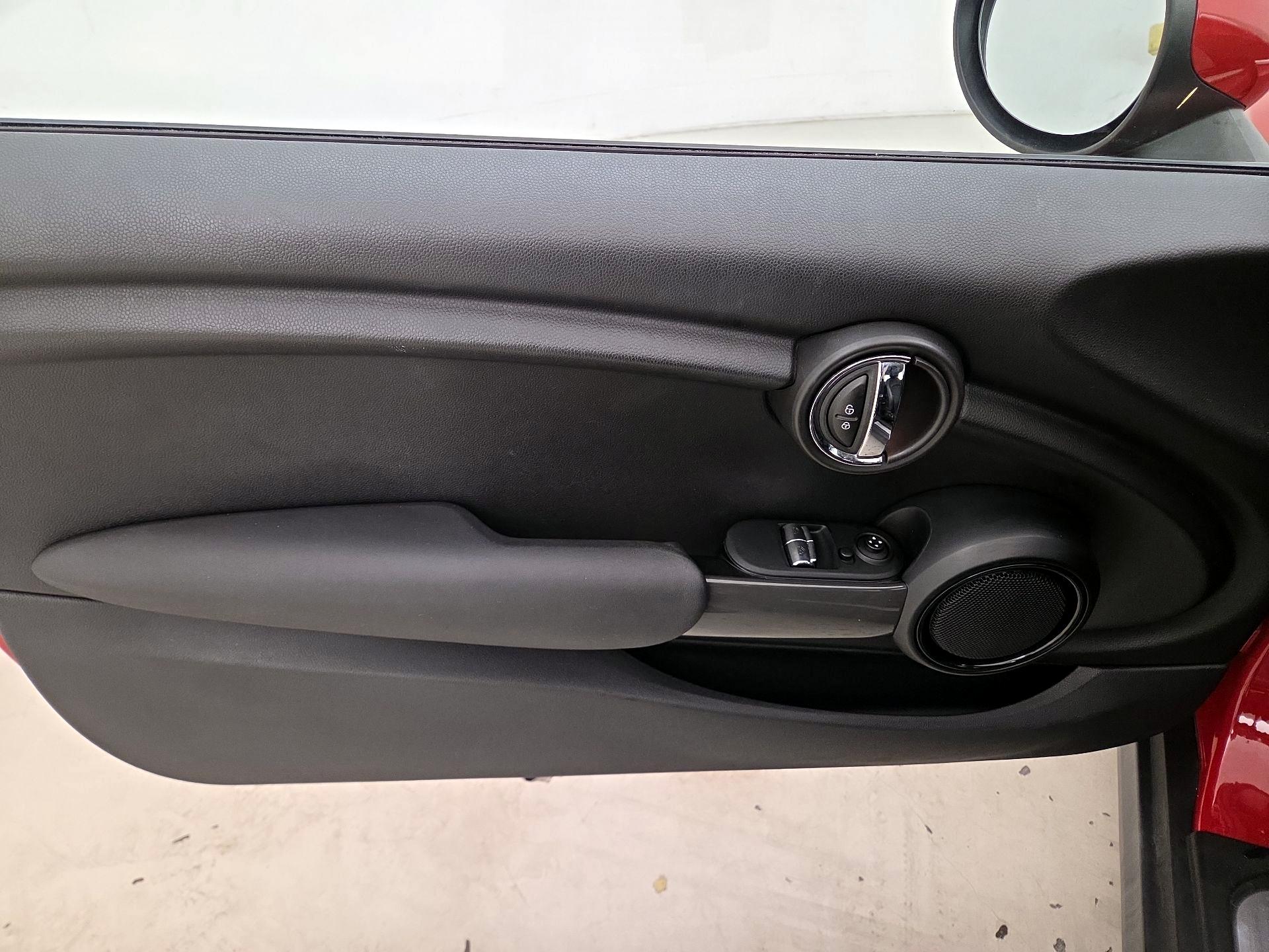 Thumbnail: 2016 MINI Cooper Hardtop - 12