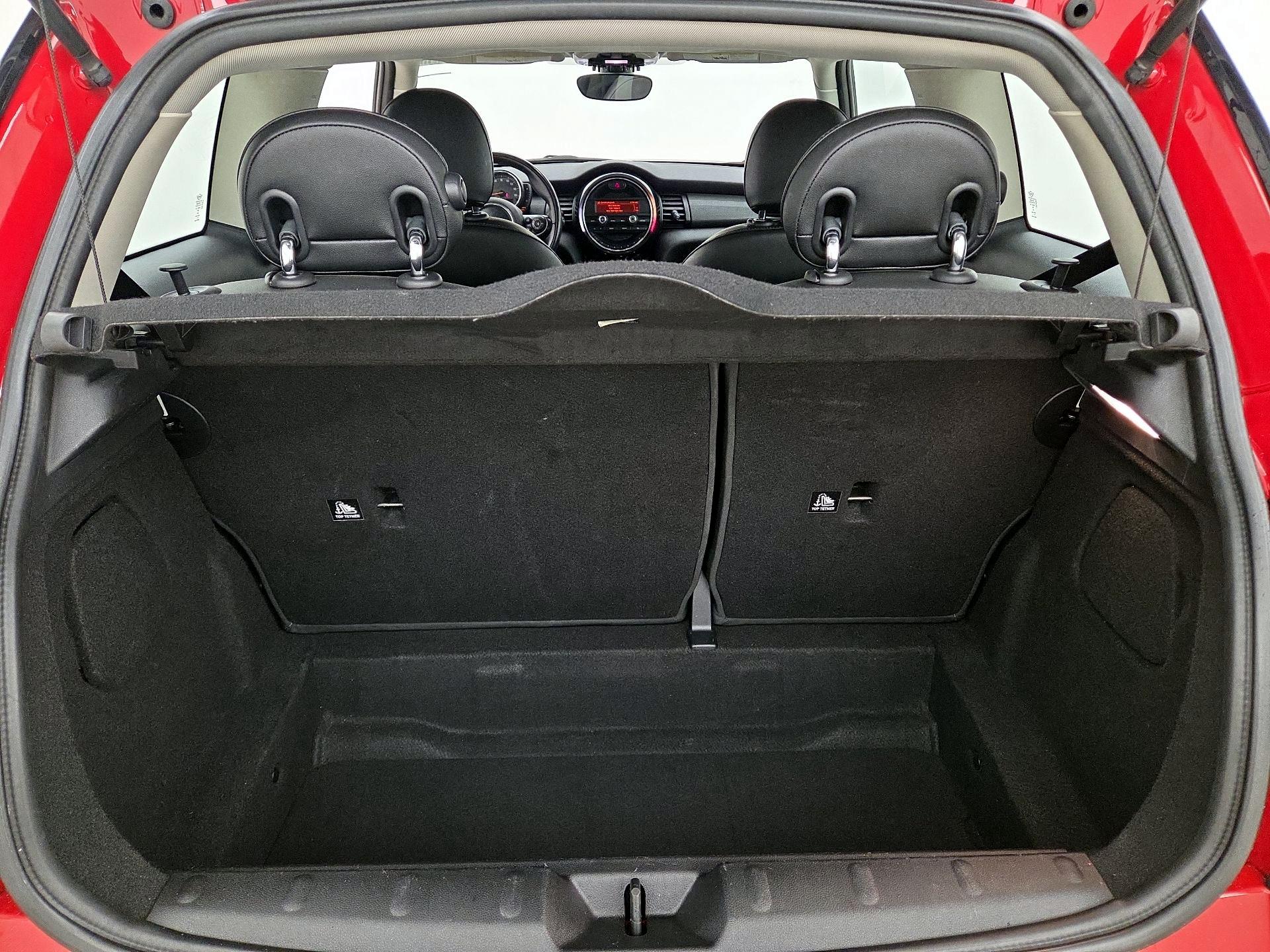 Thumbnail: 2016 MINI Cooper Hardtop - 18