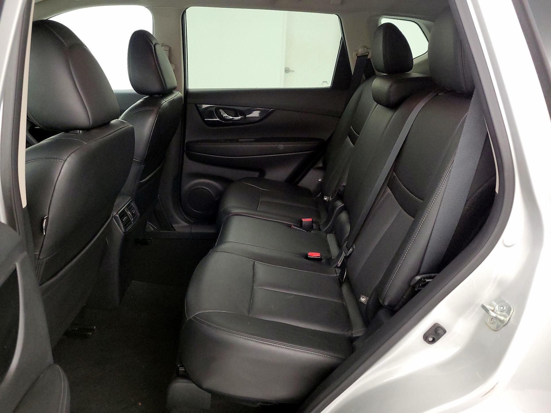 Thumbnail: 2018 Nissan Rogue - 20