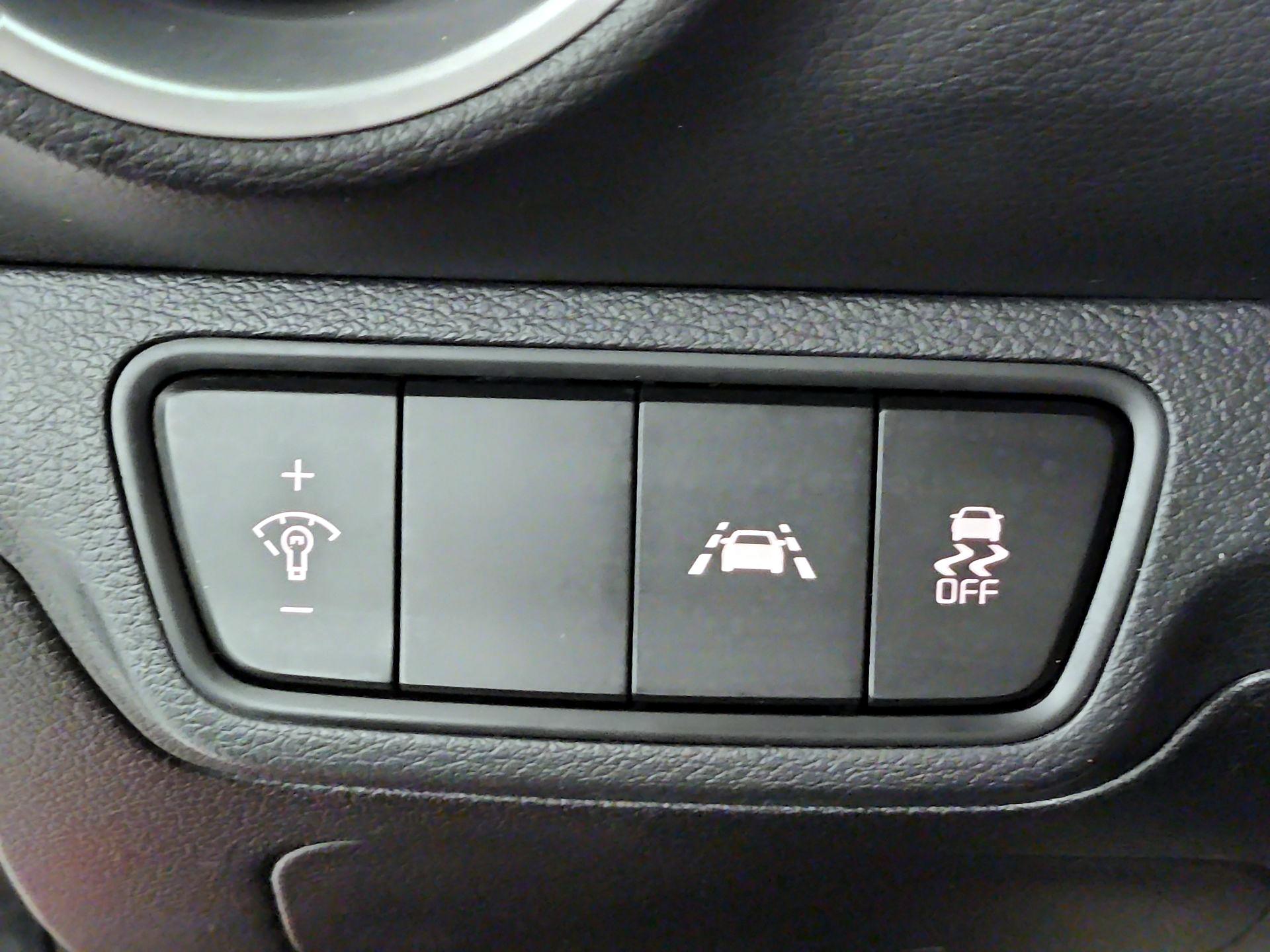 Thumbnail: 2019 Kia Forte - 13