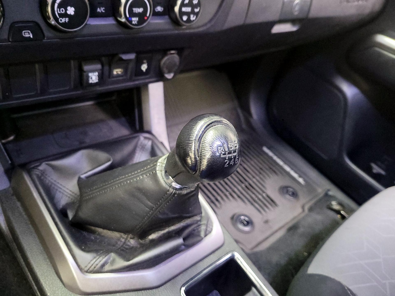 2020 Toyota Tacoma TRD Off Road - Photo 18