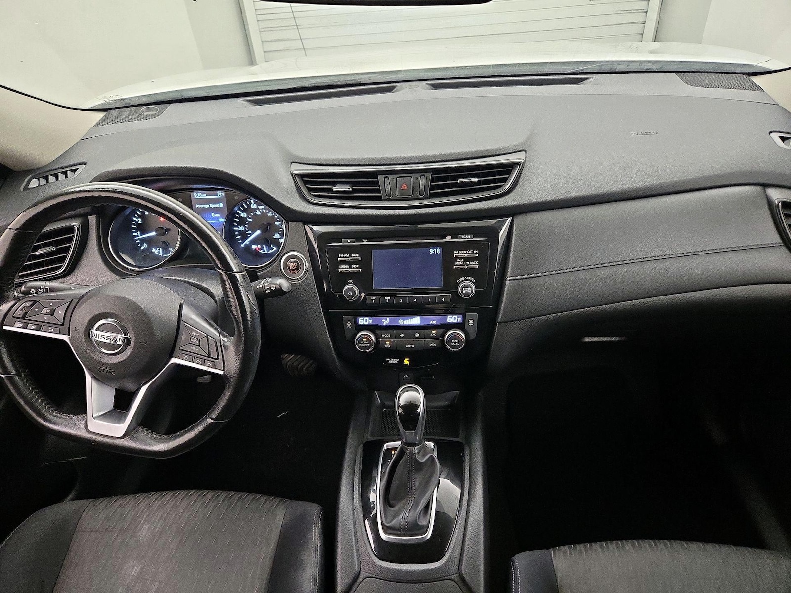 2017 Nissan Rogue SV - Photo 10