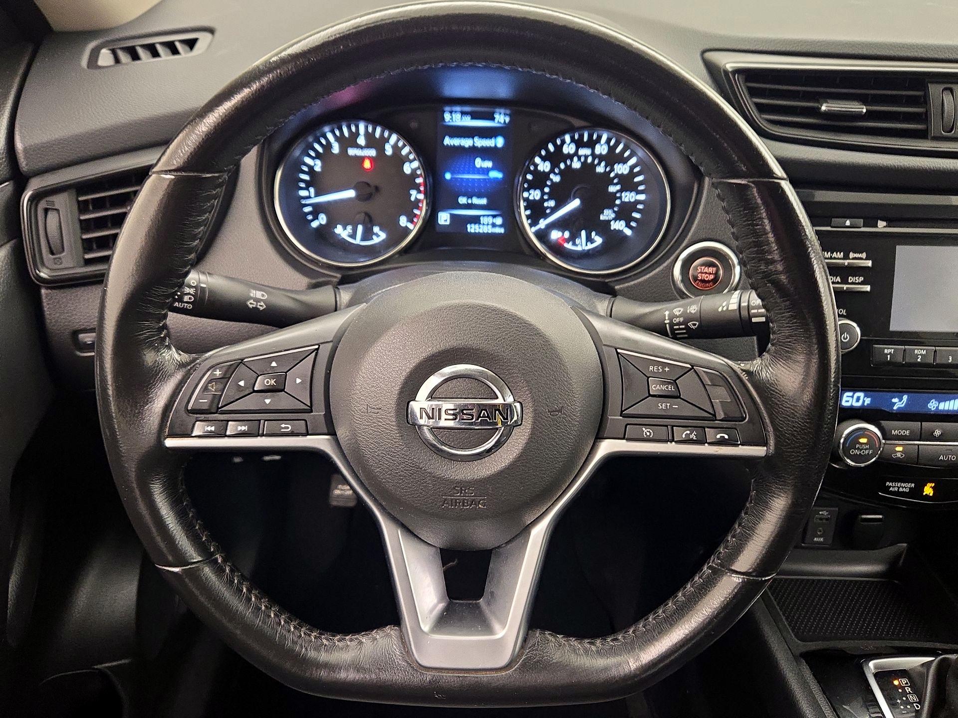 Thumbnail: 2017 Nissan Rogue - 10