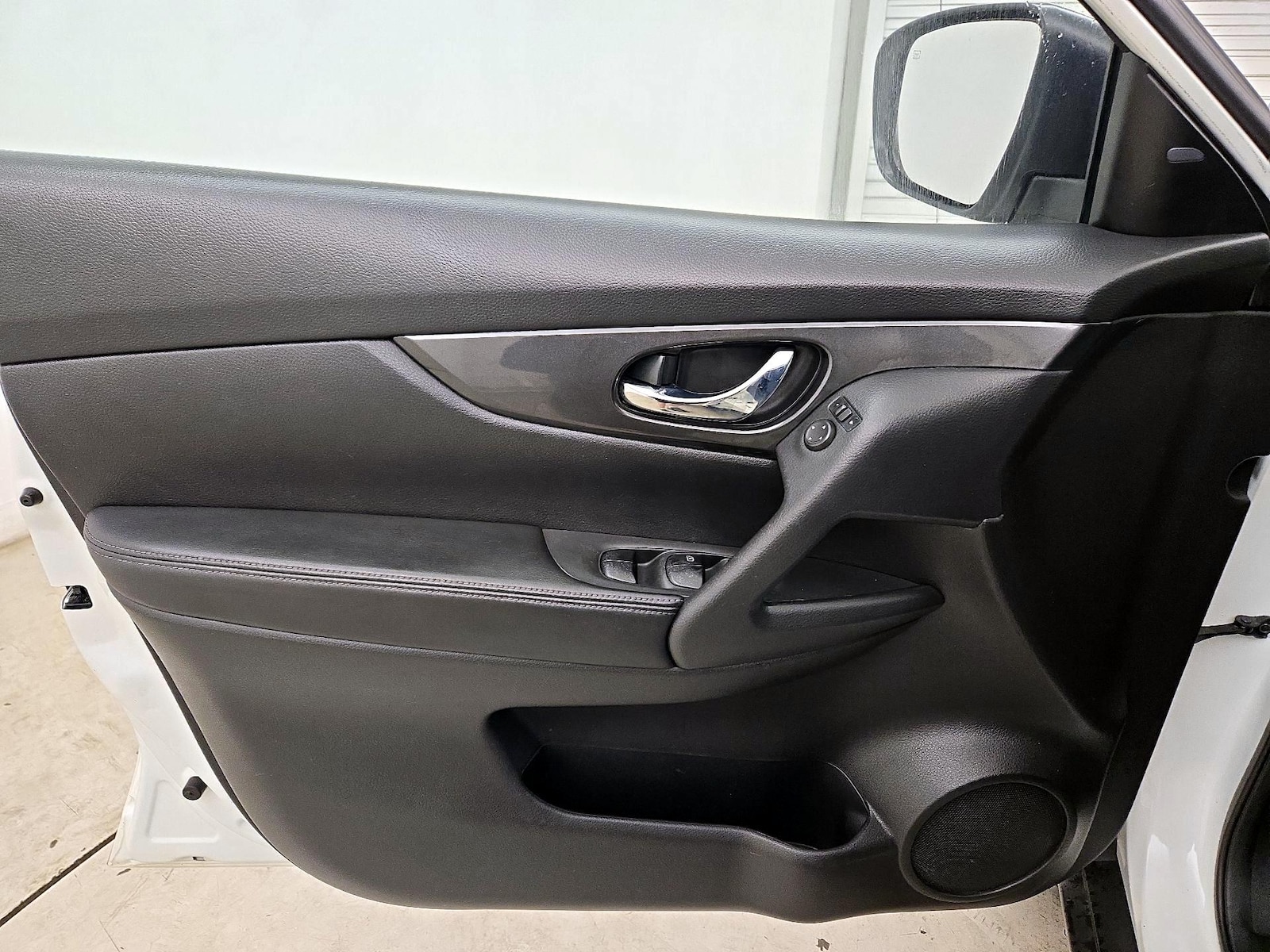 2017 Nissan Rogue SV - Photo 13