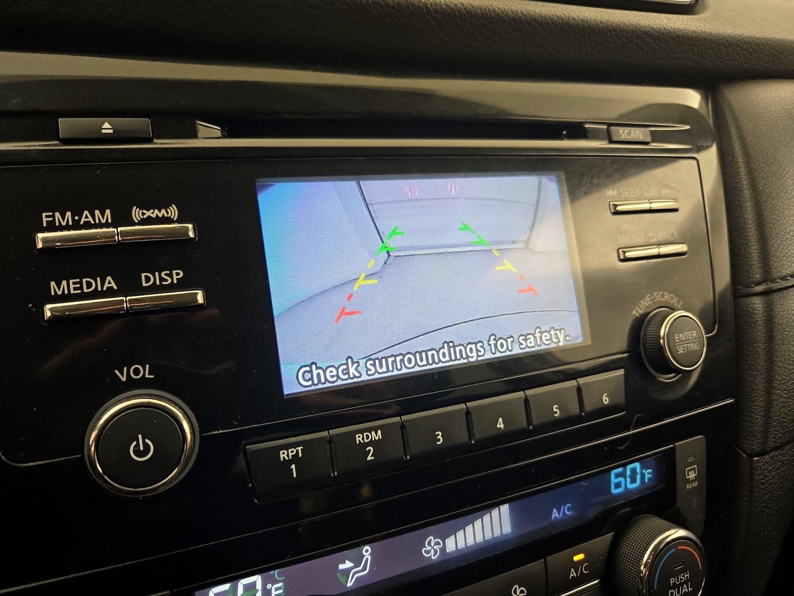 2017 Nissan Rogue SV - Photo 14
