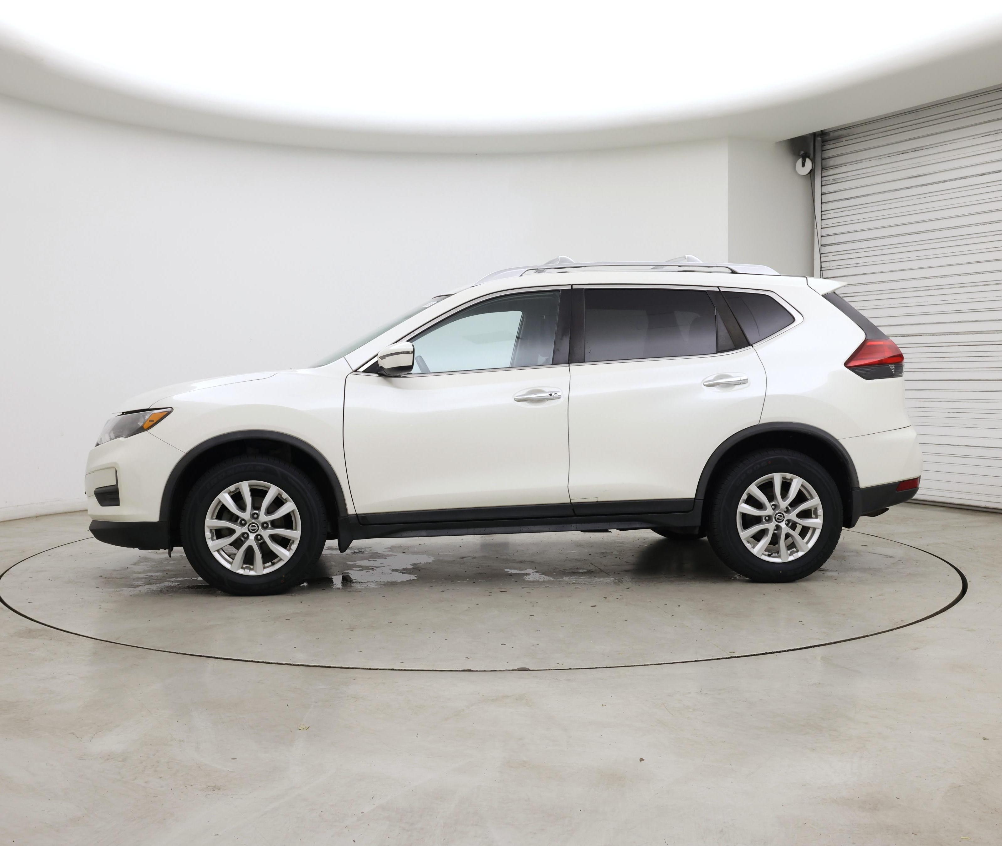Thumbnail: 2017 Nissan Rogue - 3