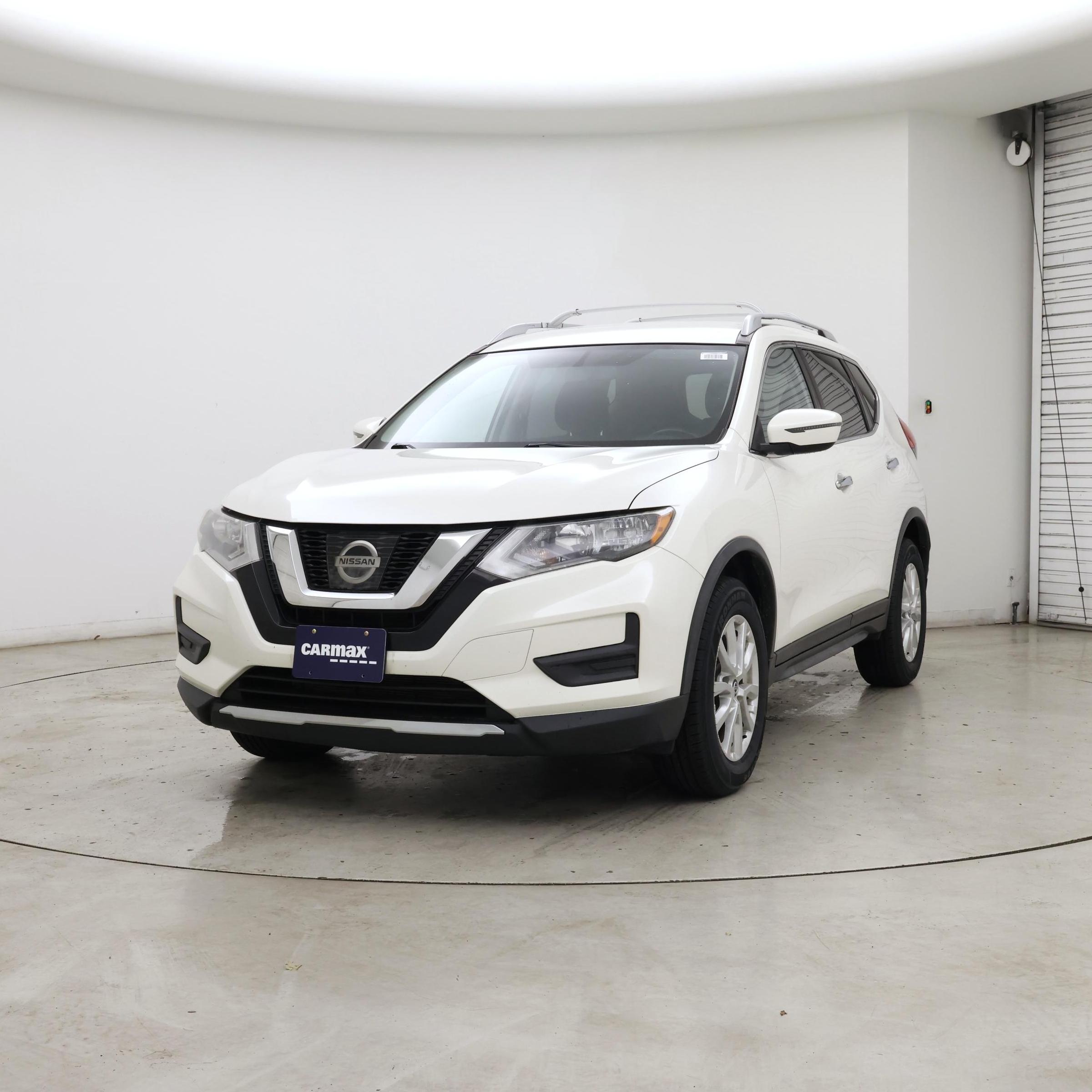 Thumbnail: 2017 Nissan Rogue - 4