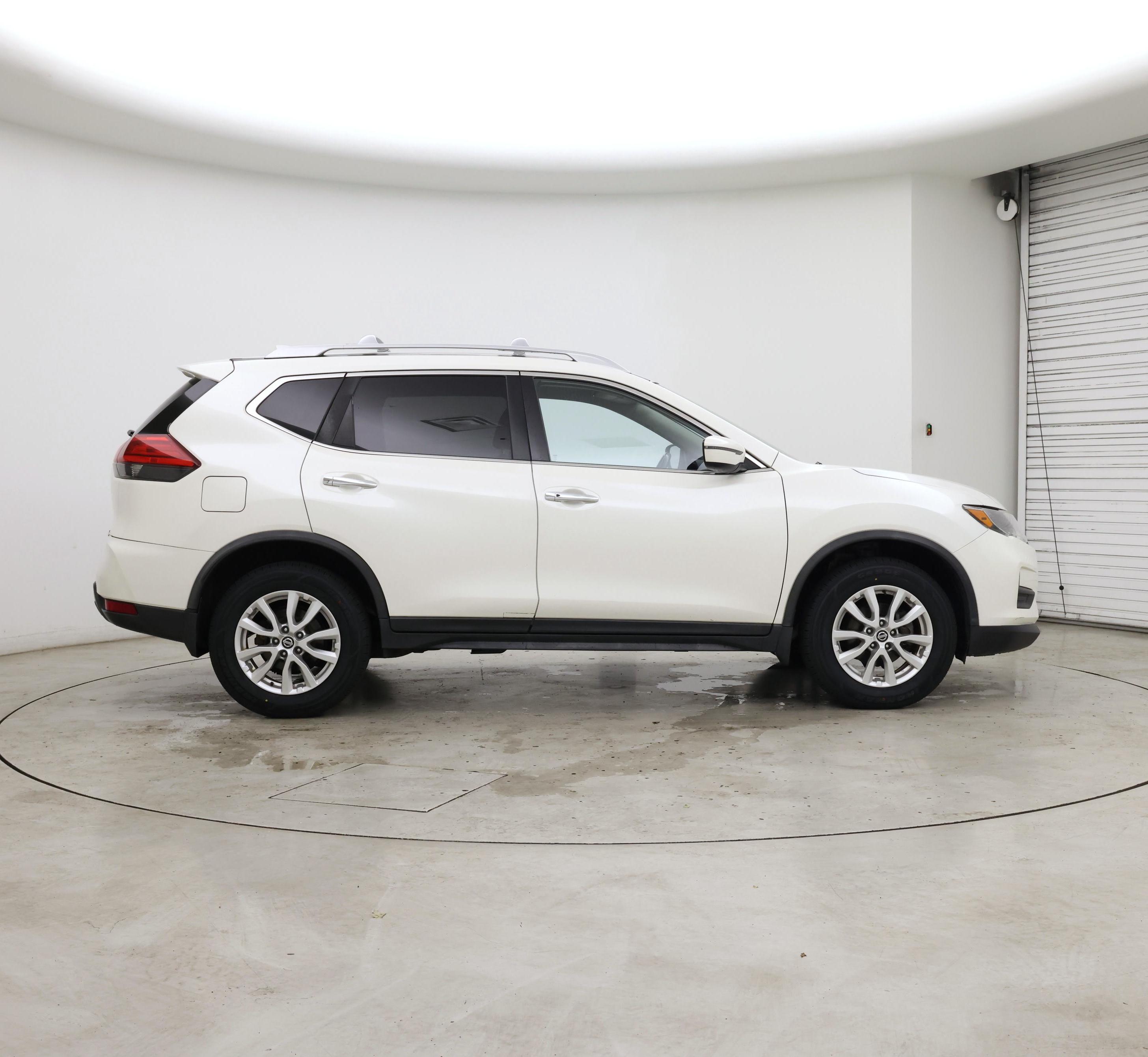 Thumbnail: 2017 Nissan Rogue - 7