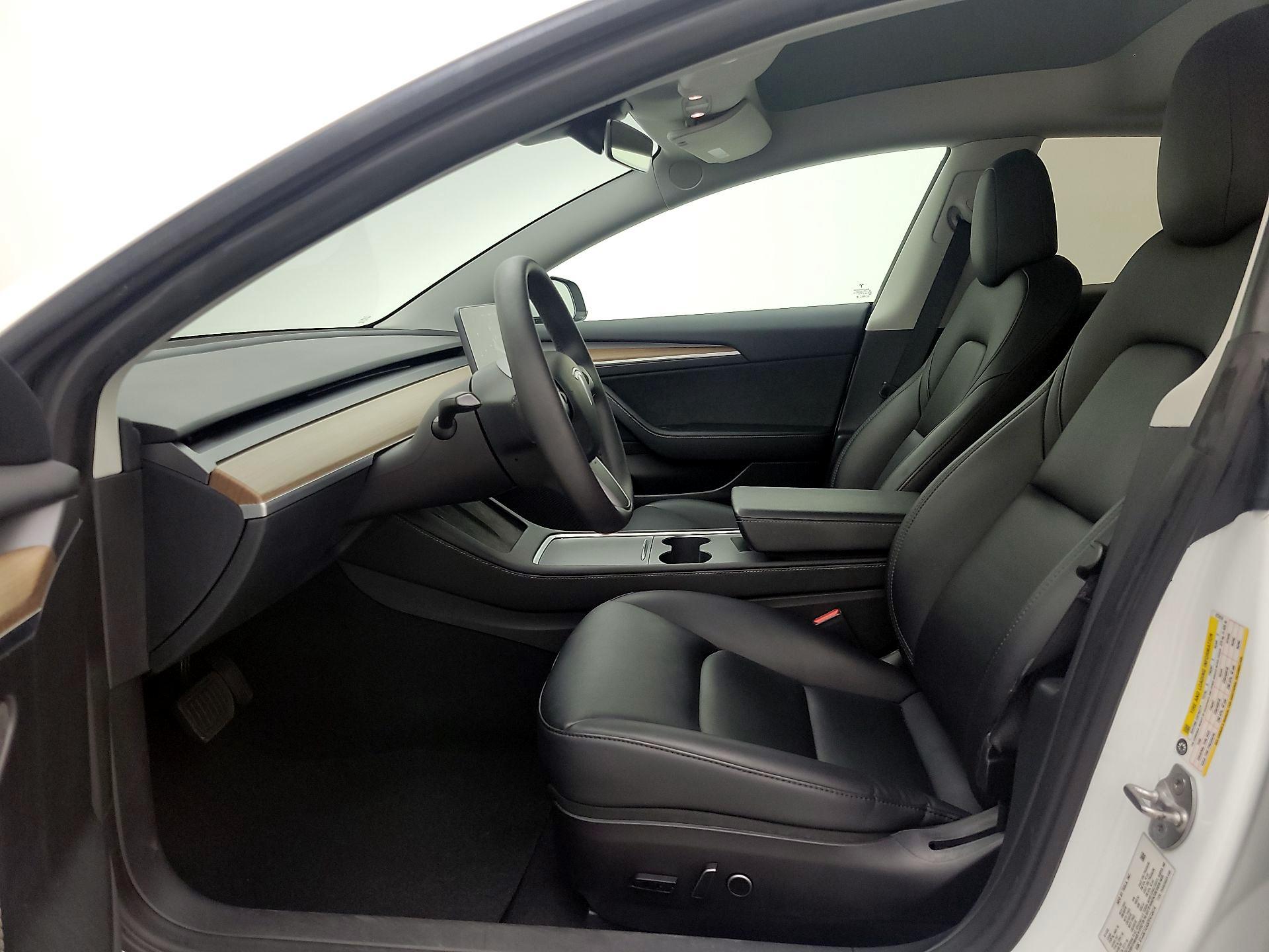 Thumbnail: 2023 Tesla Model 3 - 11