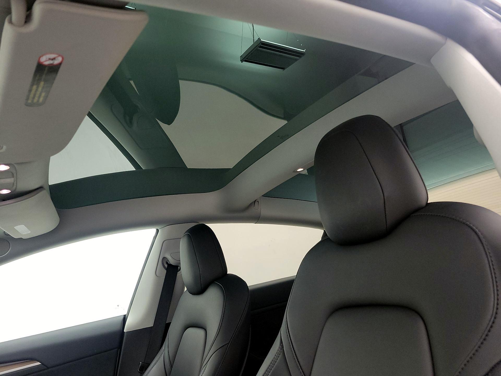 Thumbnail: 2023 Tesla Model 3 - 19