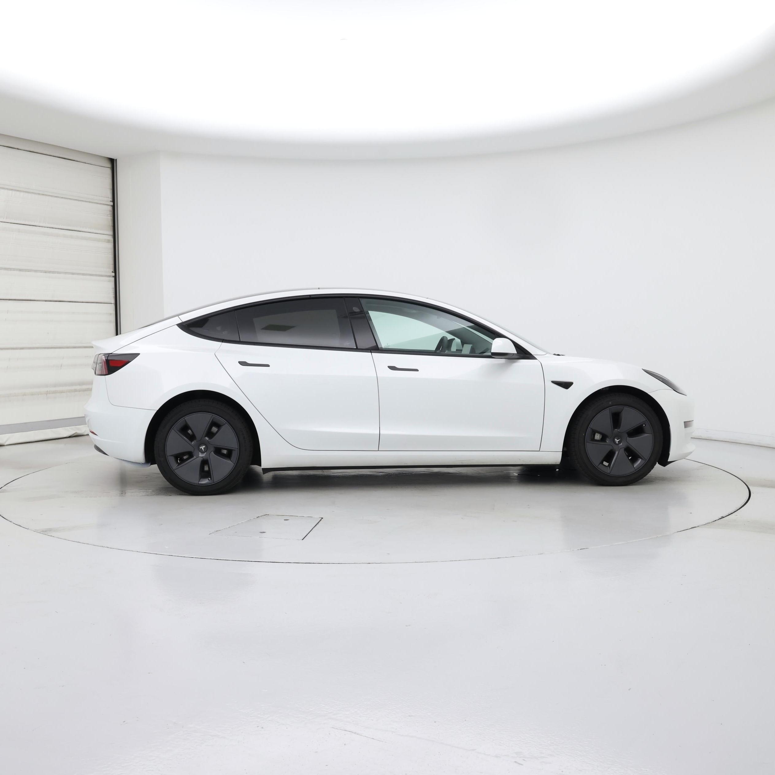 Thumbnail: 2023 Tesla Model 3 - 7