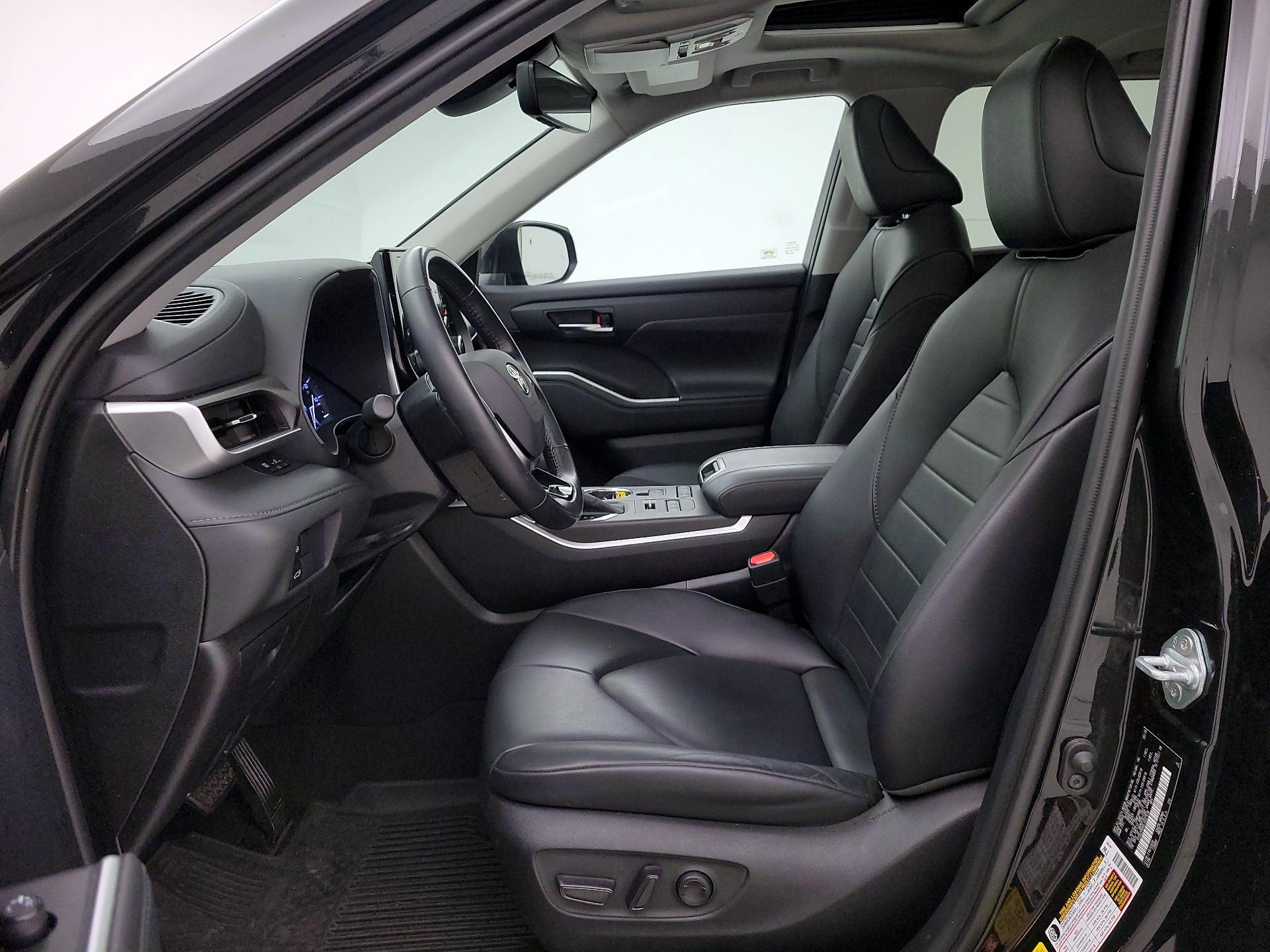Thumbnail: 2020 Toyota Highlander - 11