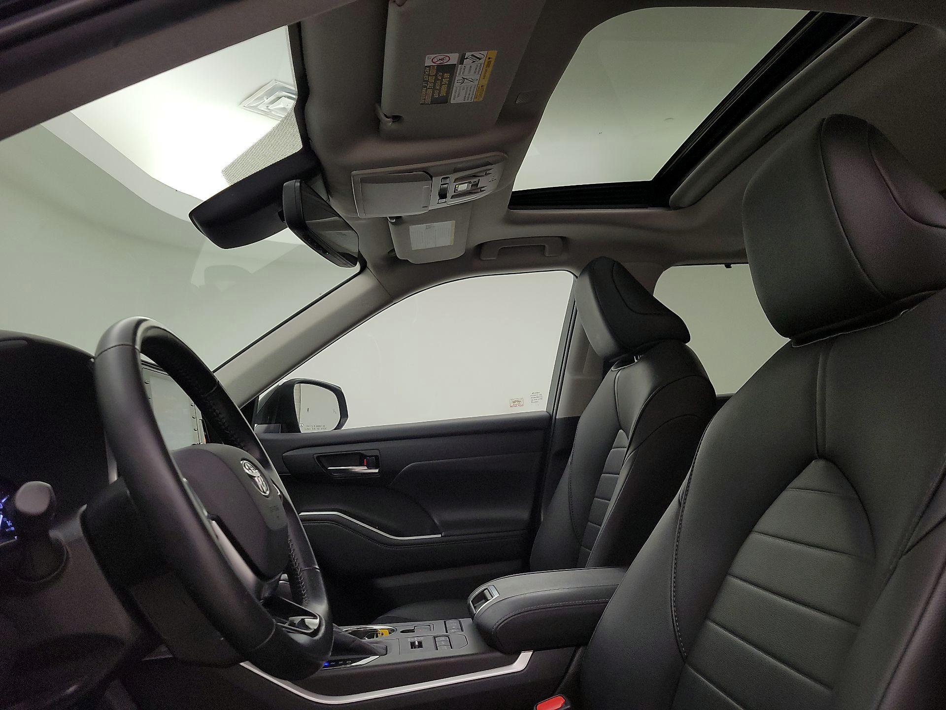 Thumbnail: 2020 Toyota Highlander - 19