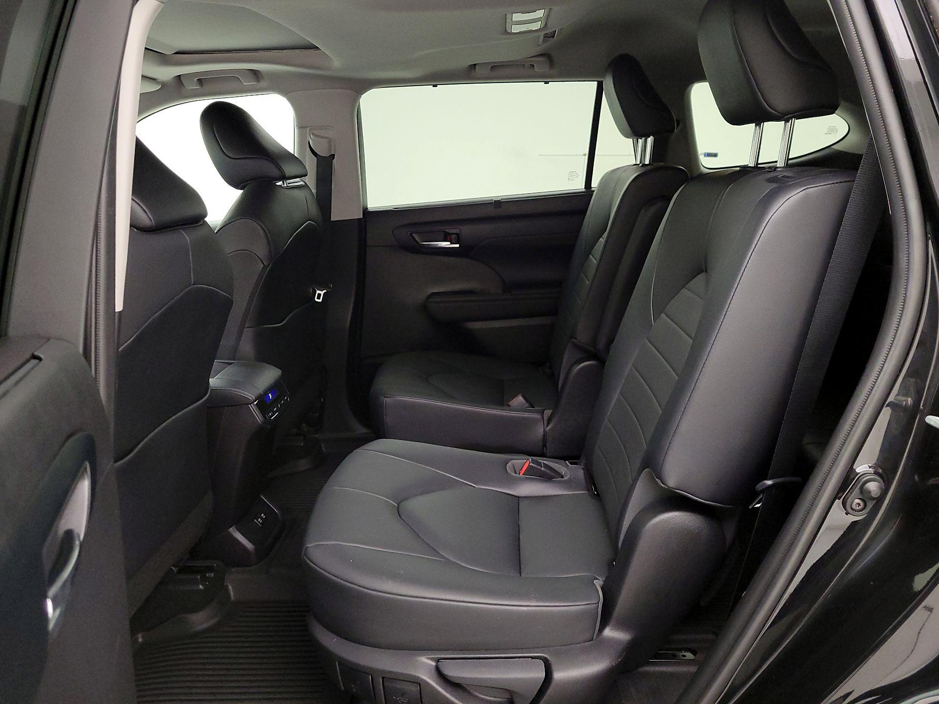 Thumbnail: 2020 Toyota Highlander - 20