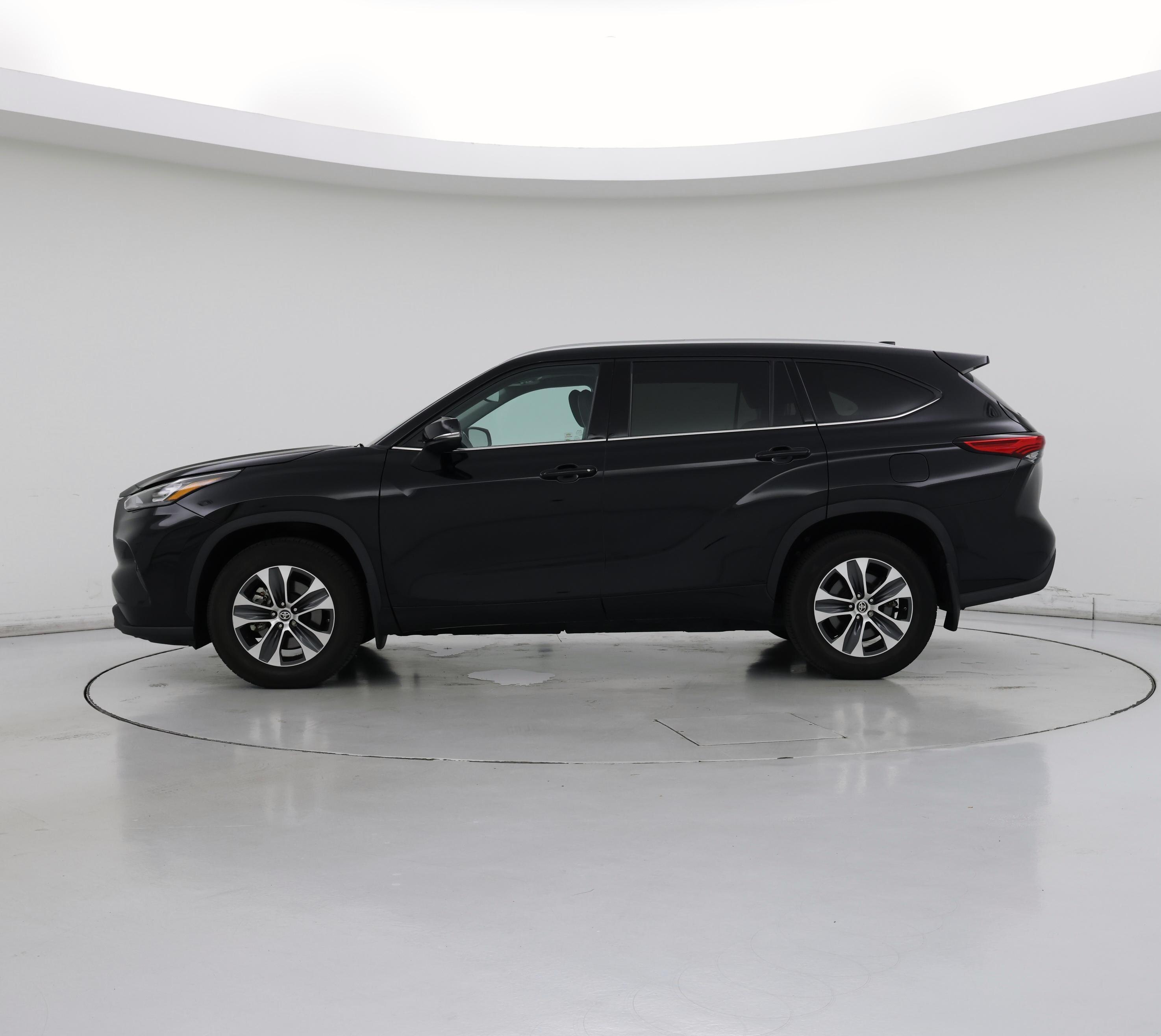 Thumbnail: 2020 Toyota Highlander - 3