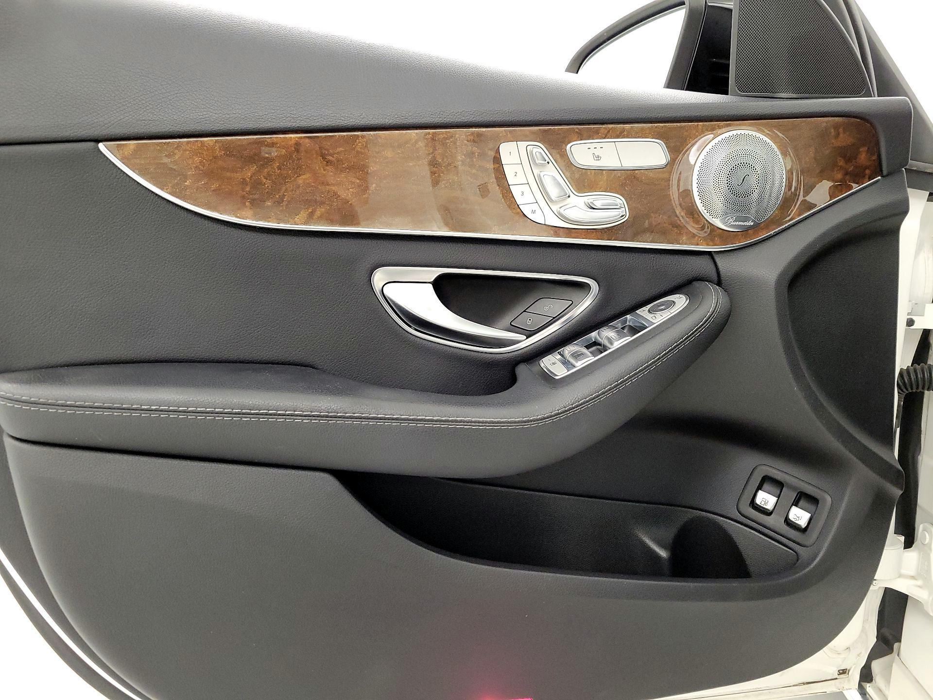 Thumbnail: 2016 Mercedes-Benz C-Class - 12