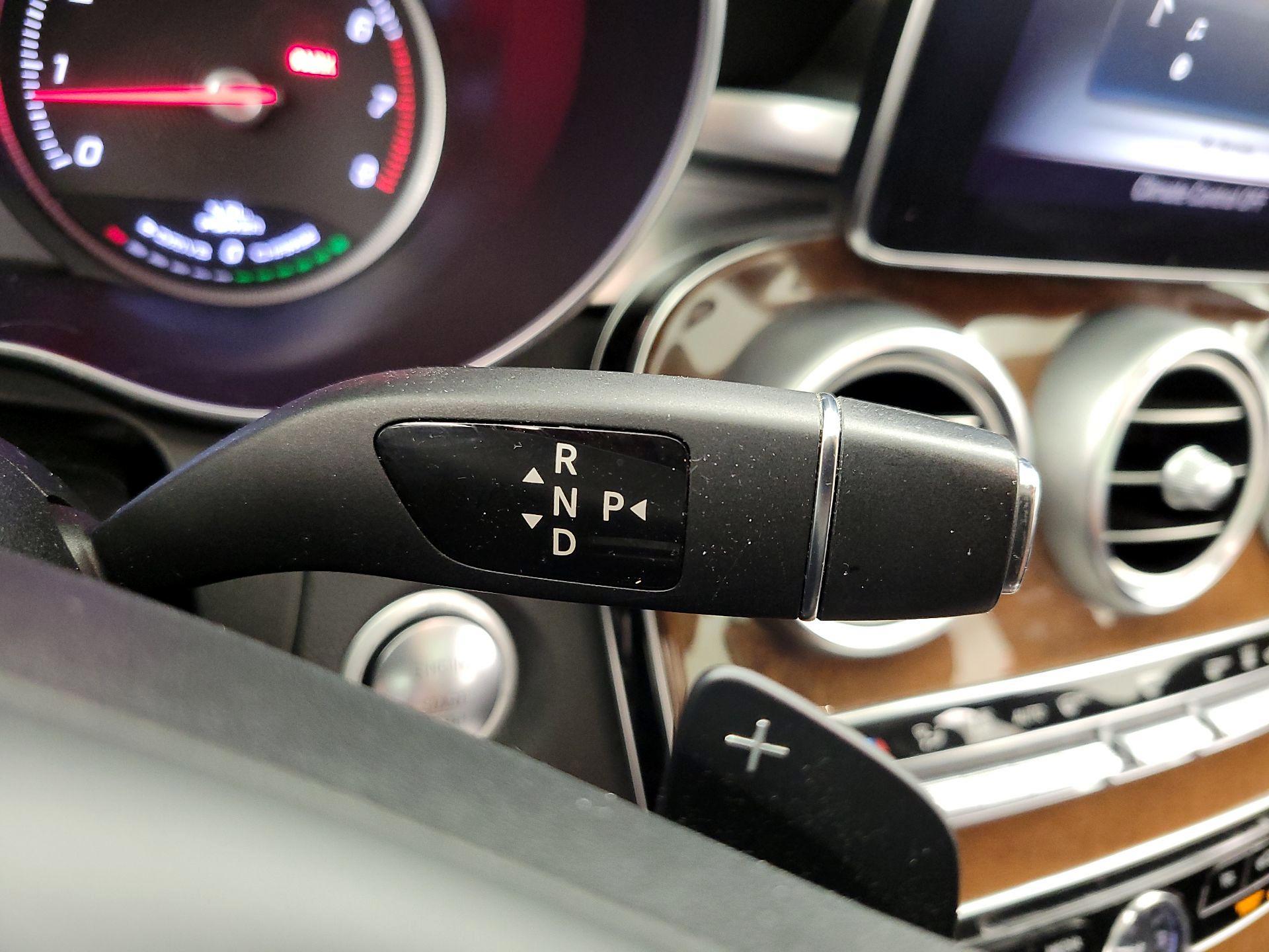Thumbnail: 2016 Mercedes-Benz C-Class - 18
