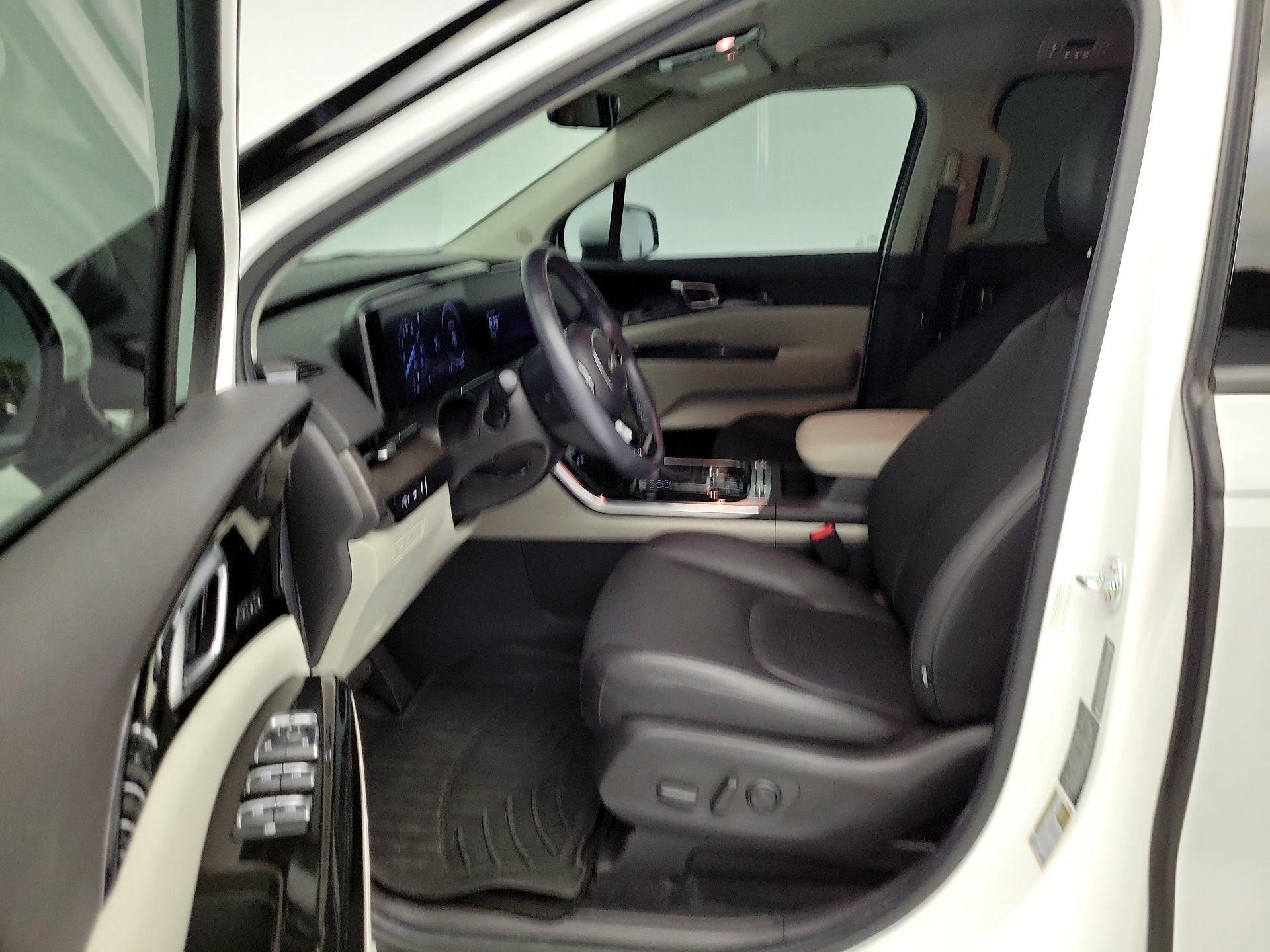 Thumbnail: 2024 Kia Carnival - 11