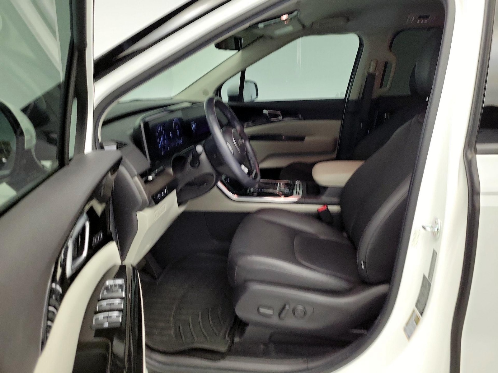 2024 Kia Carnival SX - Photo 12
