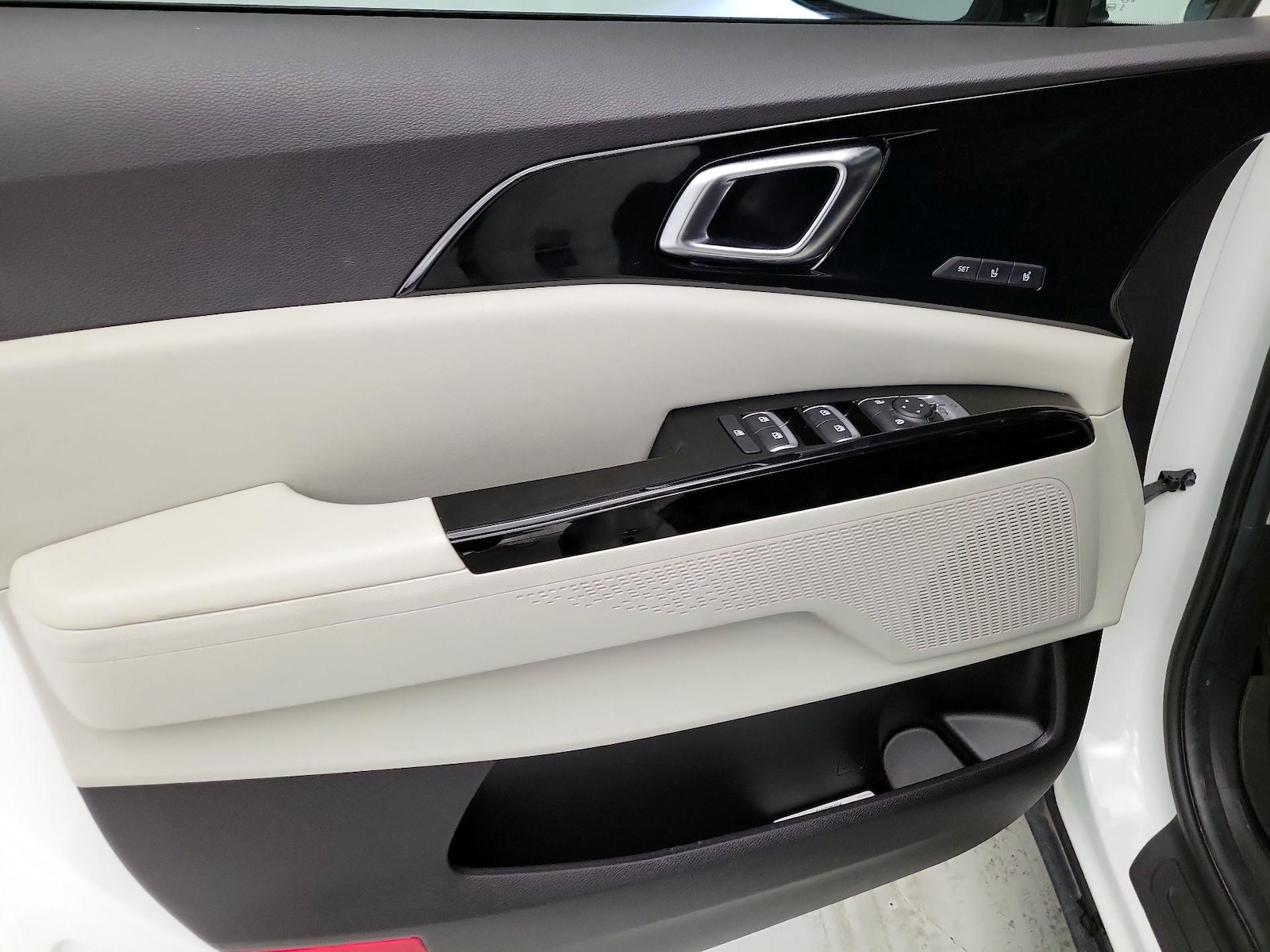 2024 Kia Carnival SX - Photo 13