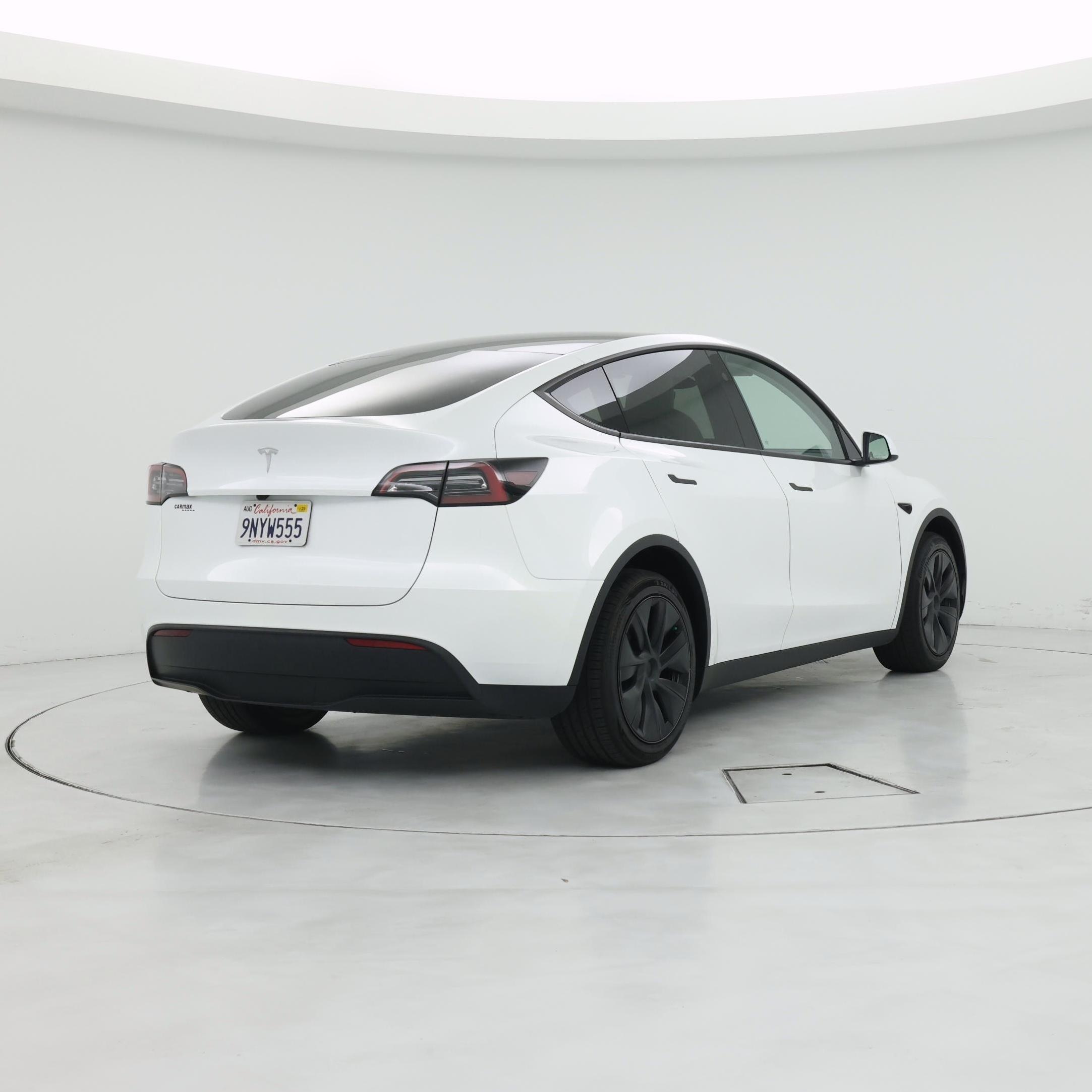 Thumbnail: 2024 Tesla Model Y - 8