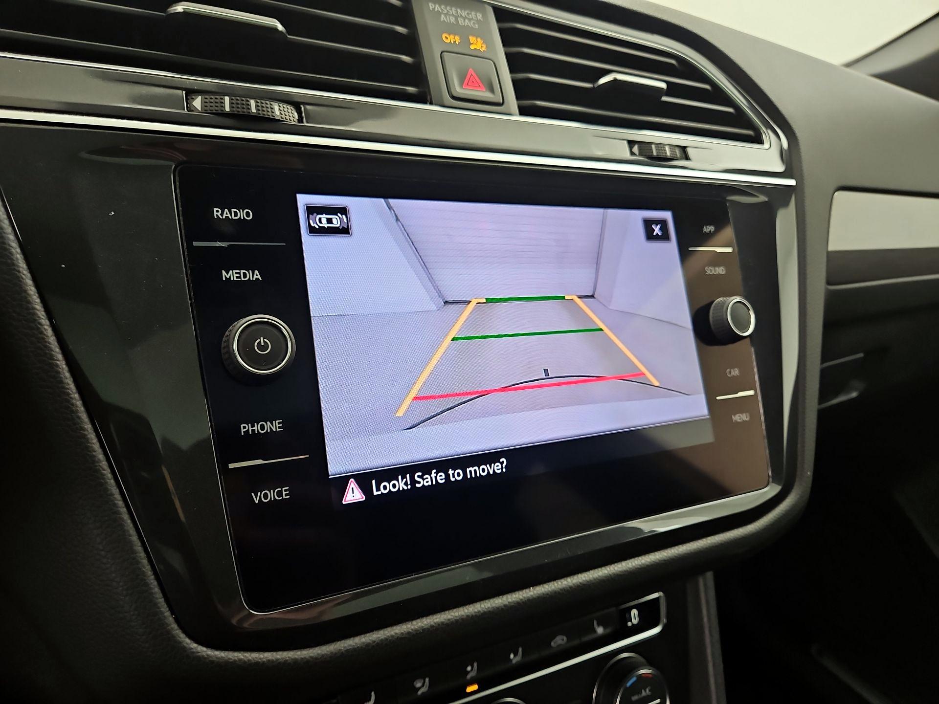 Thumbnail: 2021 Volkswagen Tiguan - 14