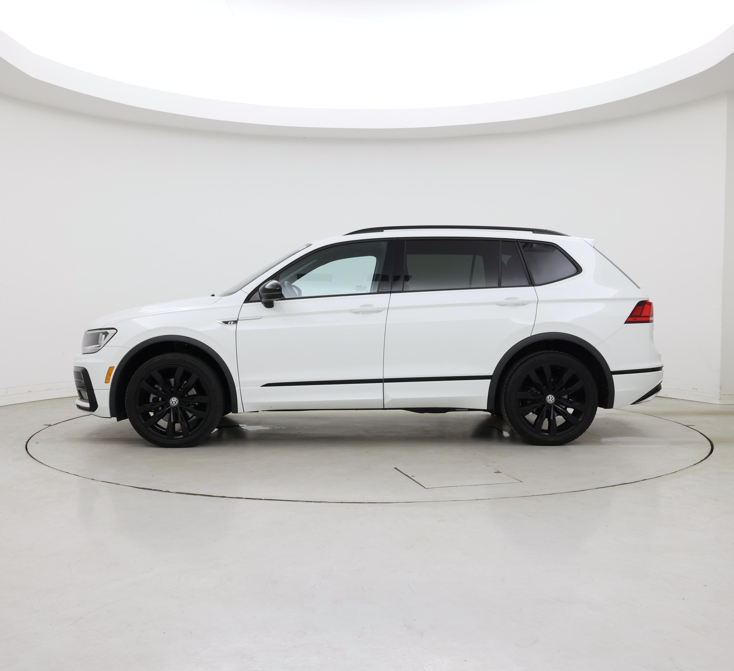 Thumbnail: 2021 Volkswagen Tiguan - 3