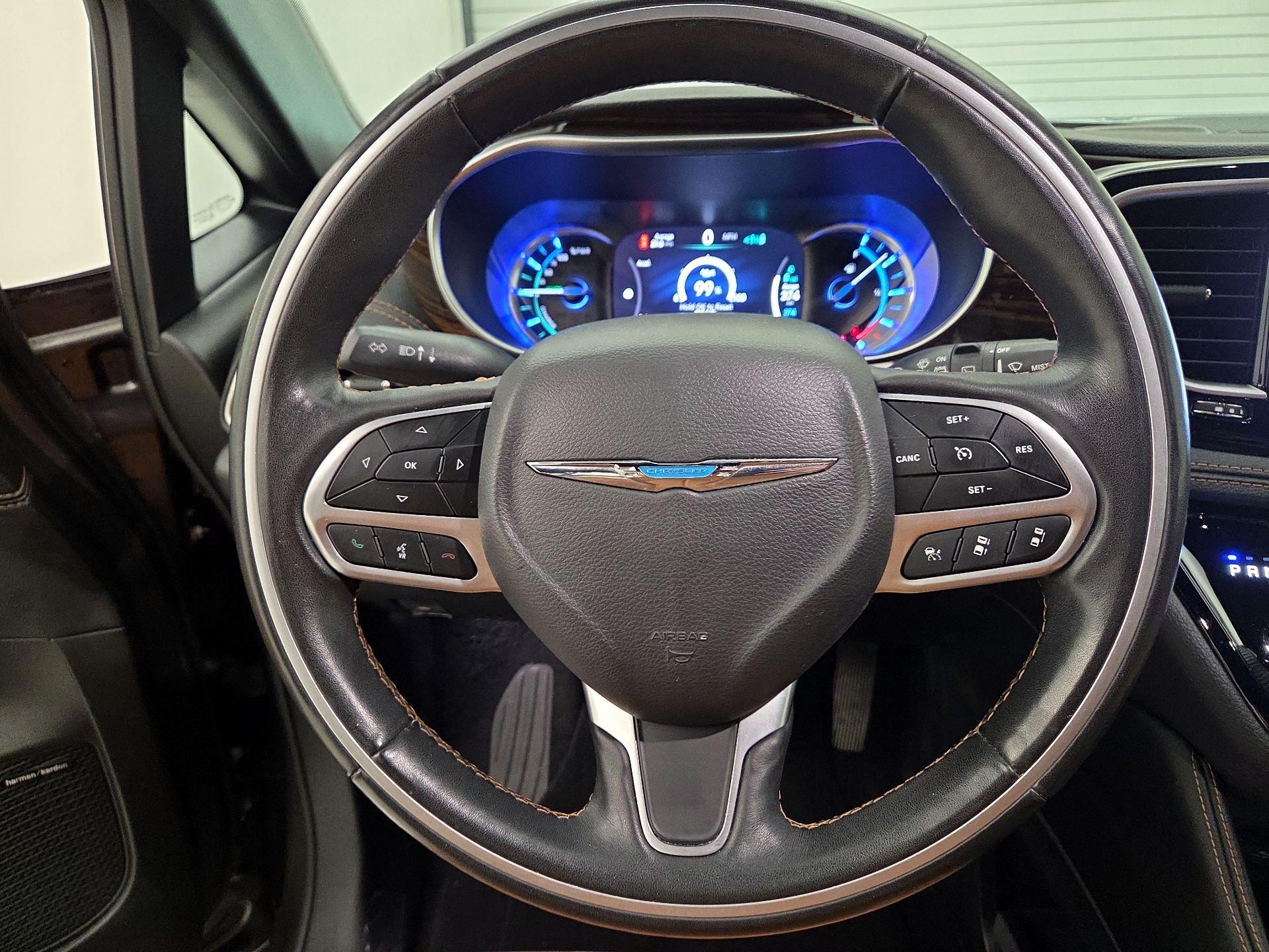 Thumbnail: 2021 Chrysler Pacifica - 10