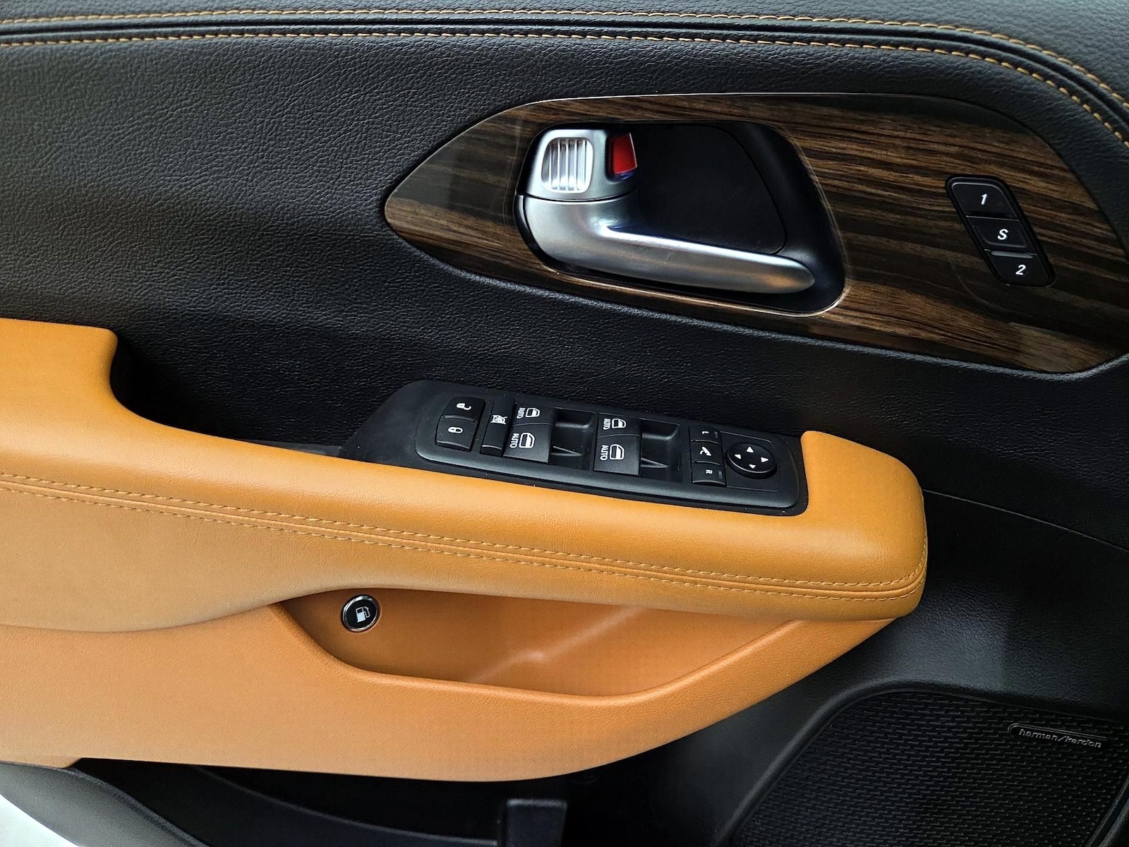 2021 Chrysler Pacifica Hybrid Pinnacle Hybrid - Photo 13