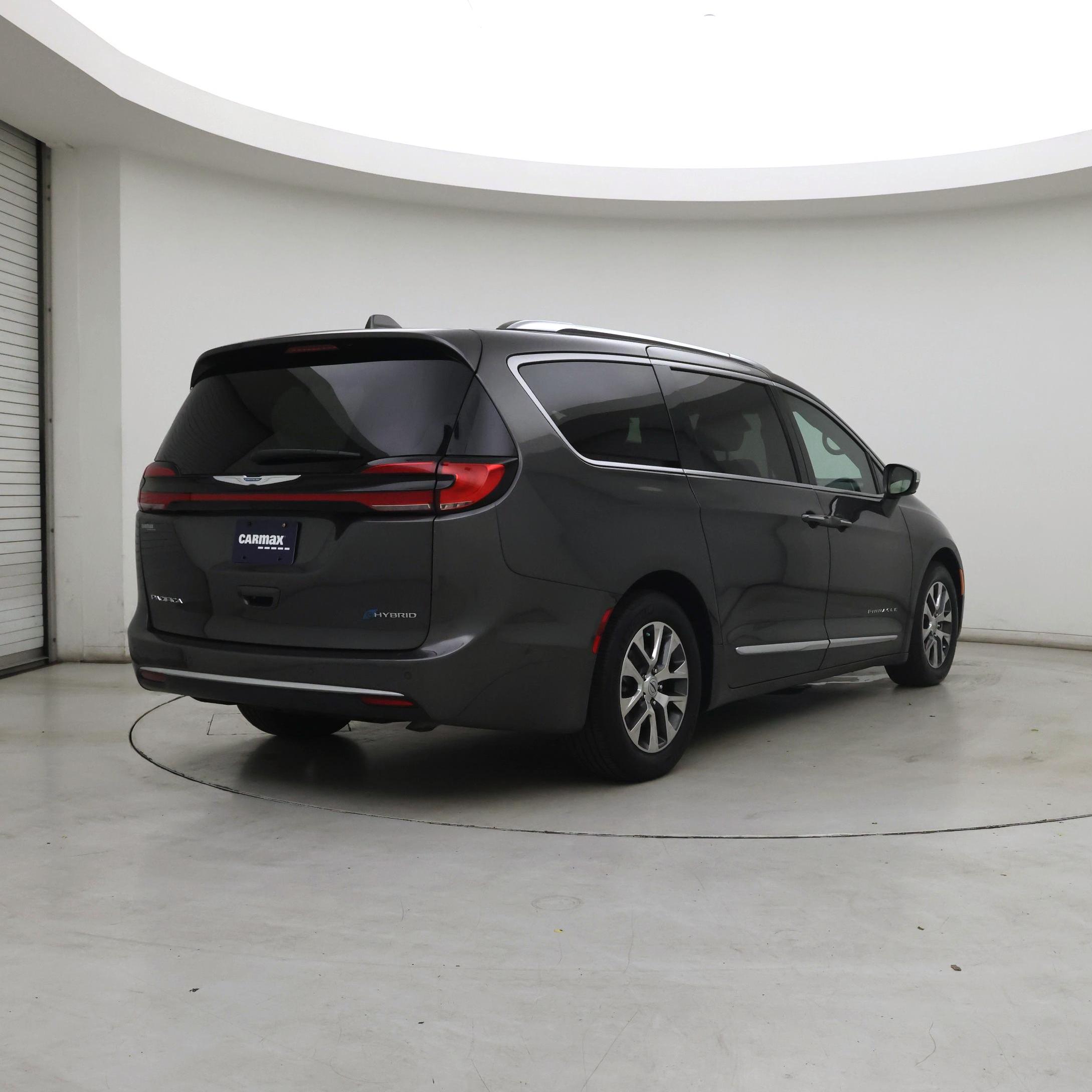 Thumbnail: 2021 Chrysler Pacifica - 8